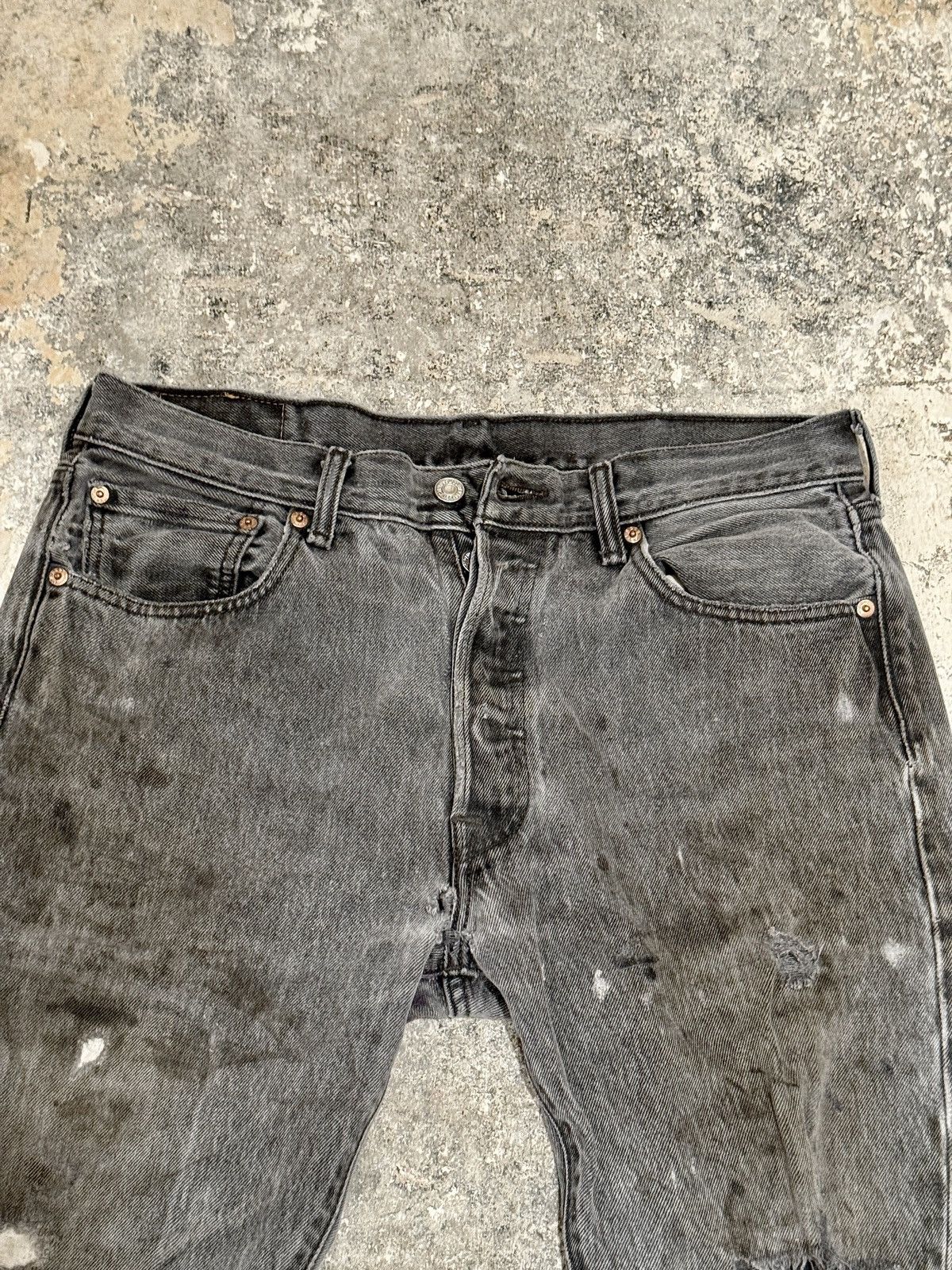 Levi's × Vintage Vintage distressed Levi’s 501s Size US 32 / EU 48 - 3 Thumbnail