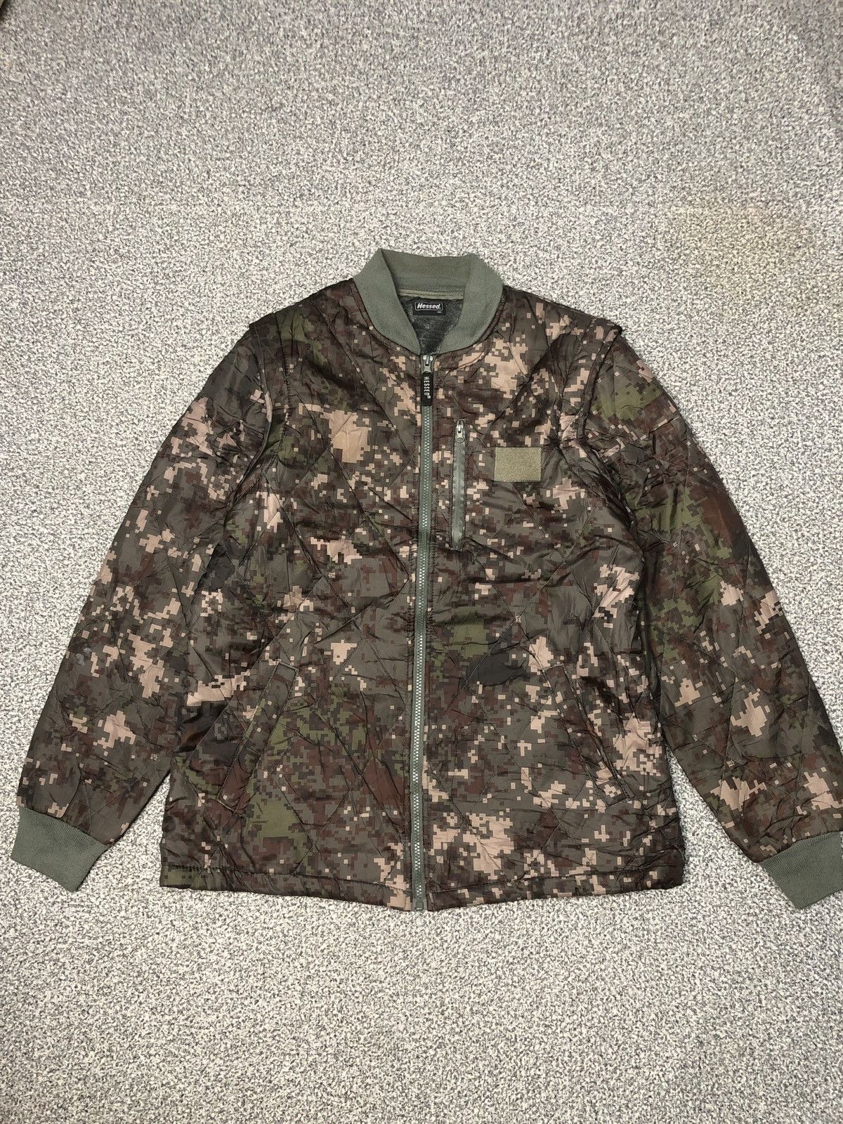 Japanese Brand × Vintage Vintage Hessed Camouflage Army Fullzipper Jacket Size US L / EU 52-54 / 3 - 1 Thumbnail