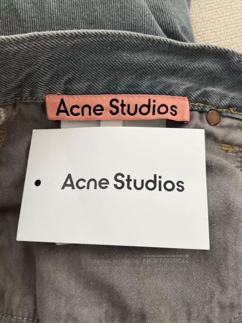 Acne Studios Acne Studios SS22 solid color ripped sixths jeans, blue Size US 33 - 4 Thumbnail