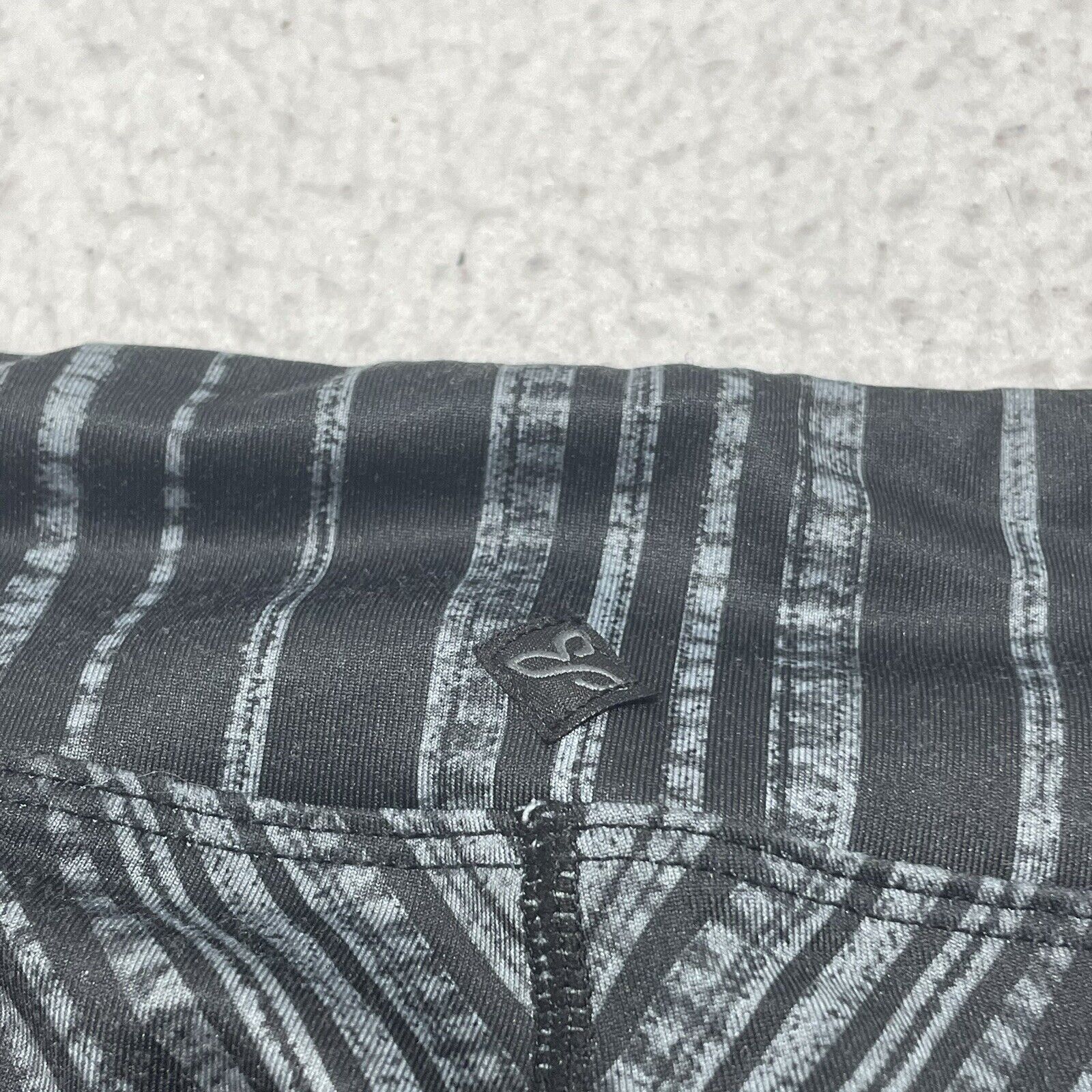 Prana PrAna Roxanne Capri Leggings Striped Athletic Pants Stretch Size 32" / US 10 / IT 46 - 10 Thumbnail