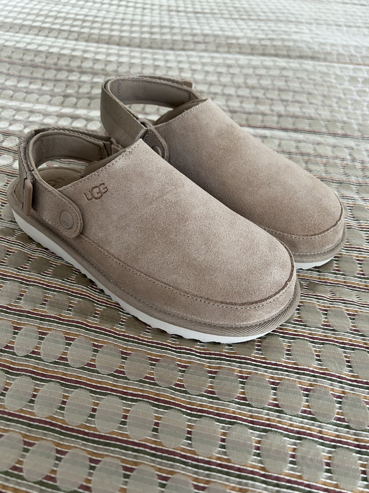 Ugg Women’s UGG Sandals Size US 4 / IT 34 - 1 Thumbnail