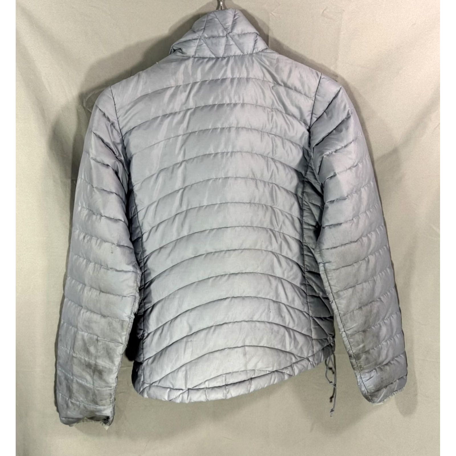 Patagonia Patagonia Jacket Womens Small Quilted Full Zip Insulated Lightweight Outdoors Gray Zip Pockets Packable Casual Travel Women's Small Jacket Size S / US 4 / IT 40 - 2 Thumbnail