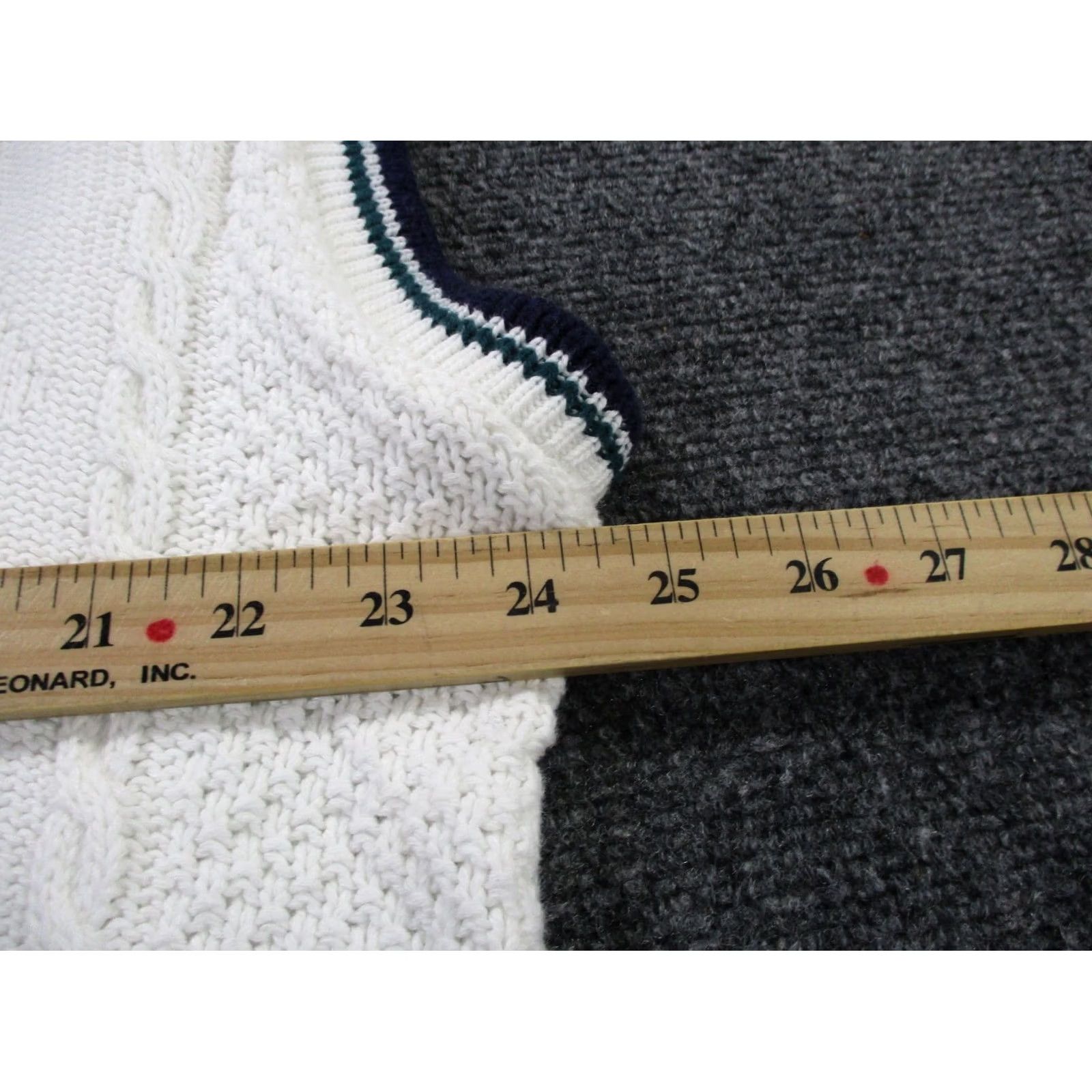 Adidas VINTAGE Adidas Sweater Vest Mens L White Vest Preppy Chunky Knit Privasport 80s Size US L / EU 52-54 / 3 - 5 Thumbnail