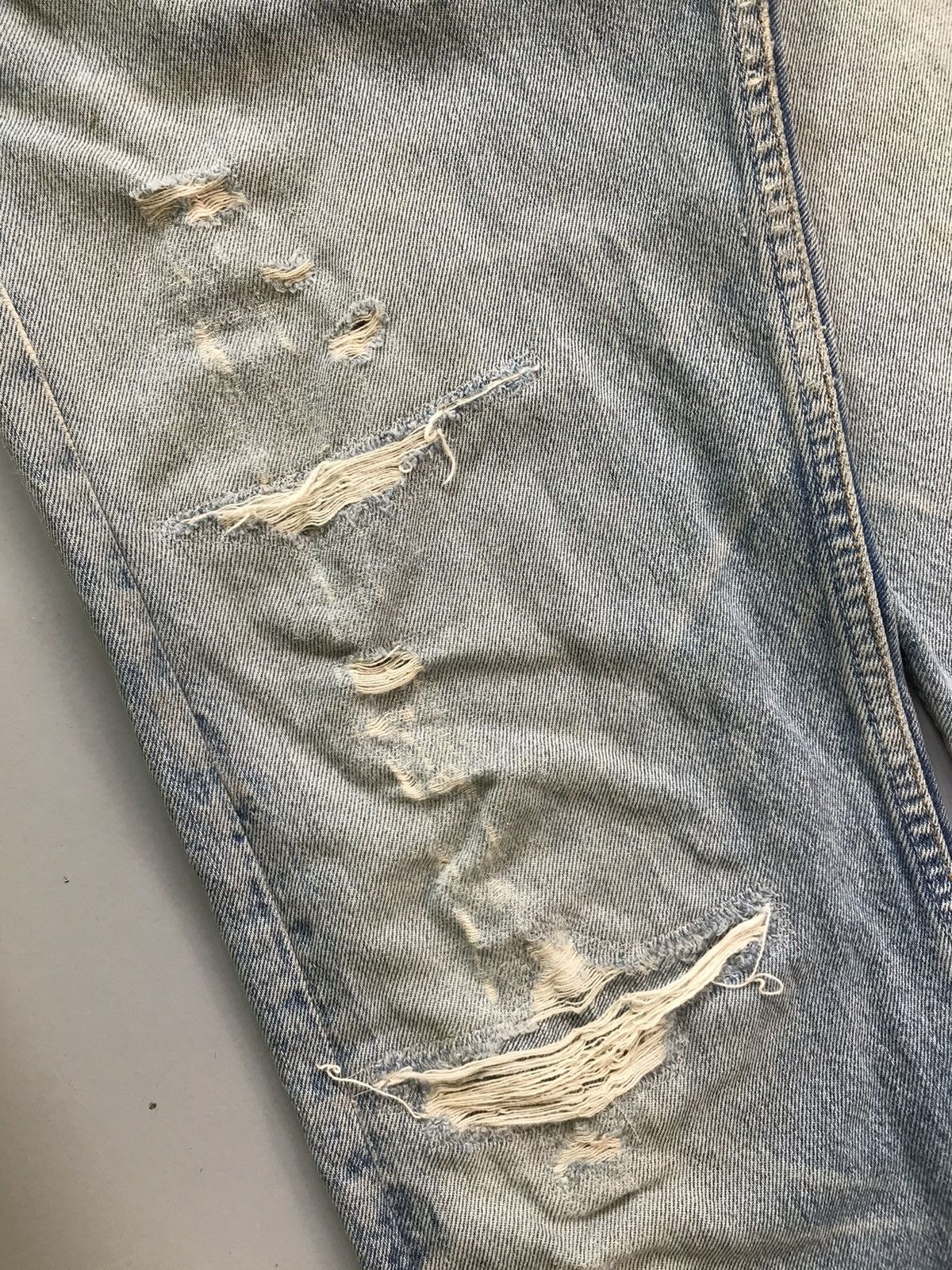 Levi's Vintage Levi’s 501 distressed denim Size US 32 / EU 48 - 6 Thumbnail