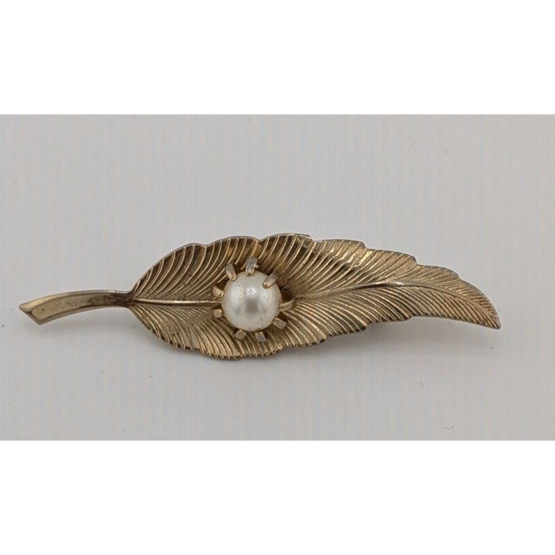 Other Vintage Victorian Revival Gold Tone Leaf Brooch With Faux Pe Size ONE SIZE - 4 Thumbnail