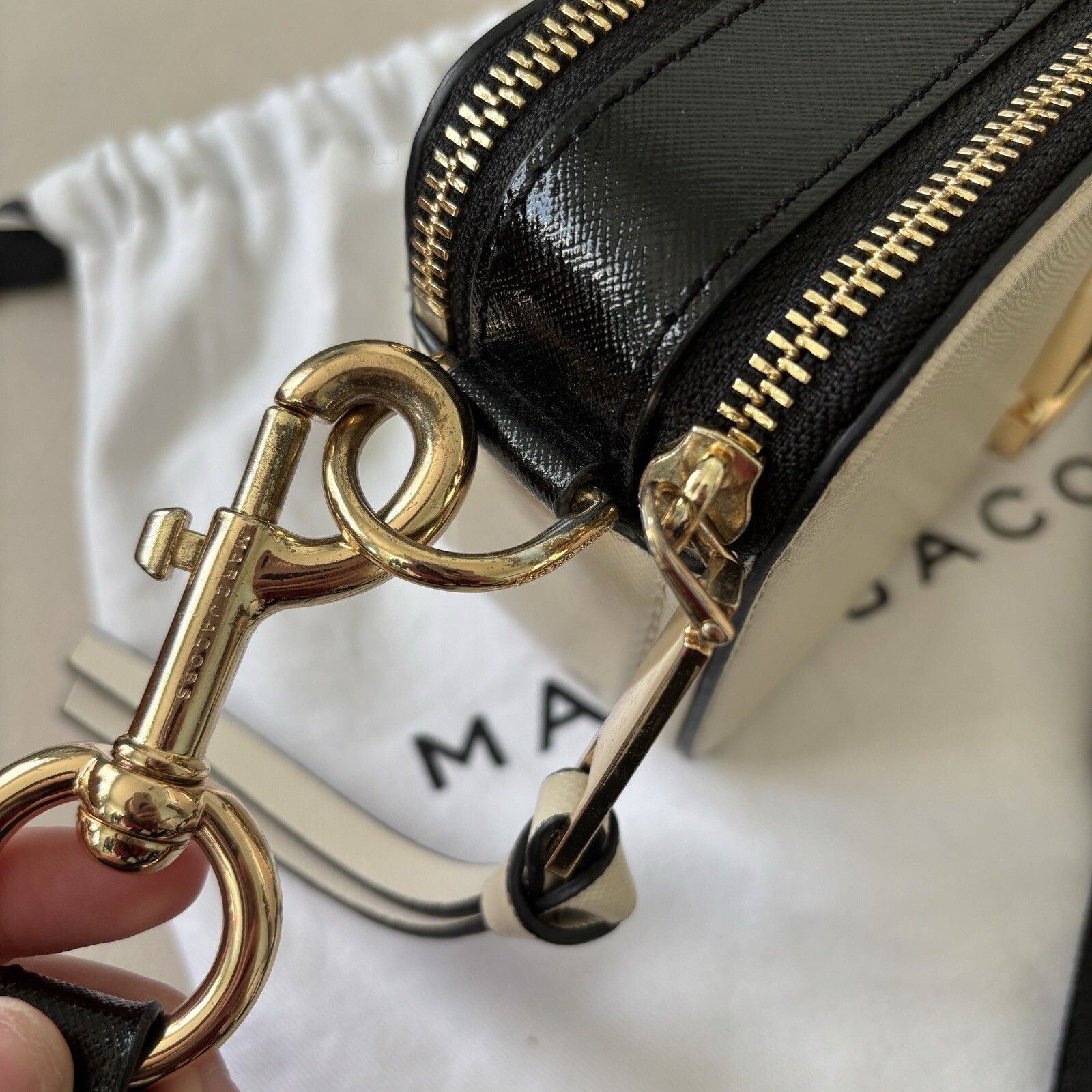 Marc Jacobs Marc Jacobs Snapshot Crossbody Bag Black And White Size ONE SIZE - 6 Thumbnail