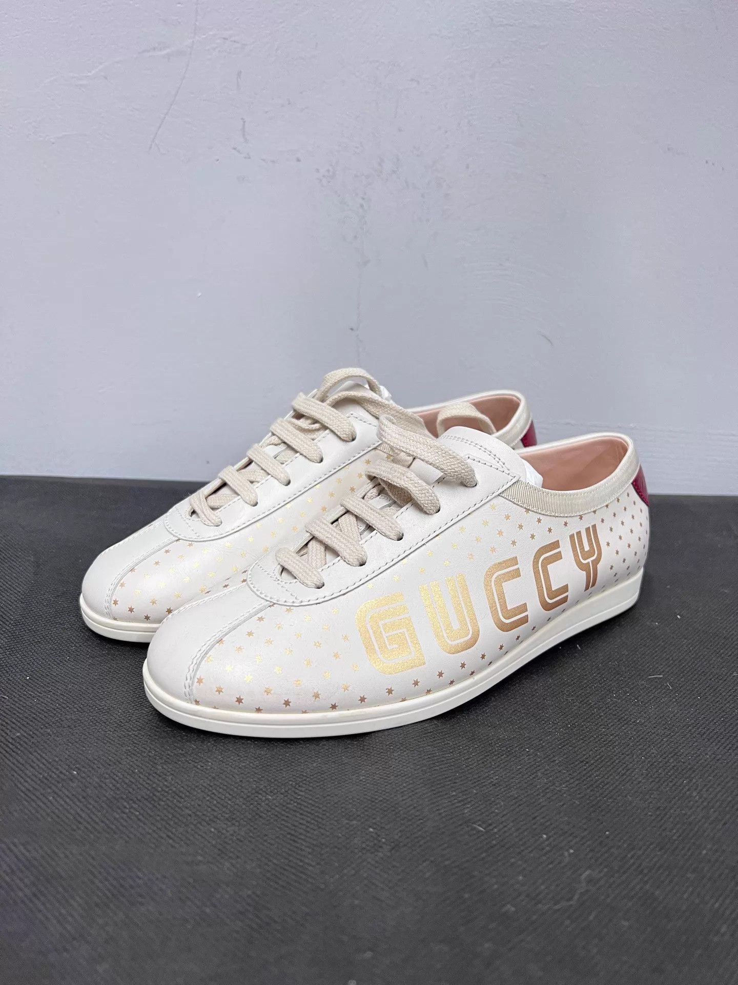 Gucci Gucci GG Logo Star Off-White Sneaker EUR 35.5 Size US 5 / IT 35 - 1 Thumbnail