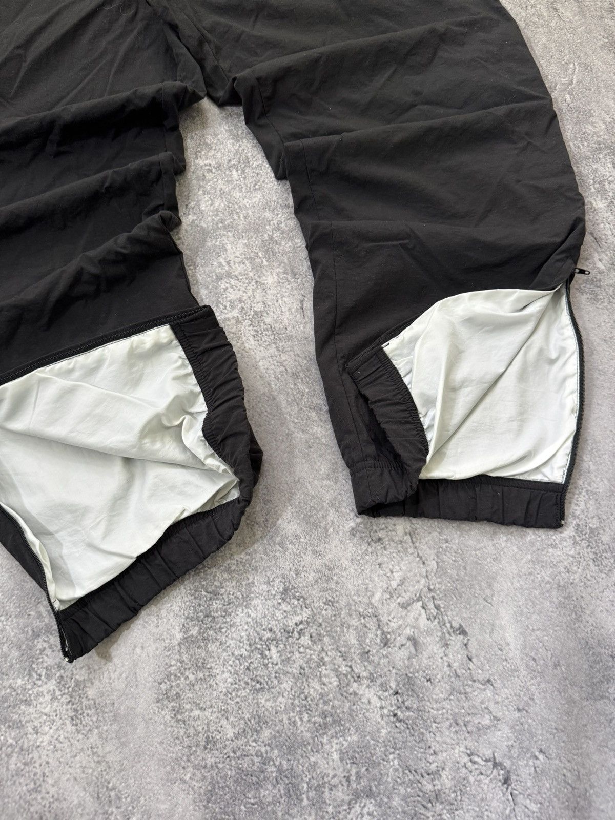 Nike Vintage Nike Nylon Sweatpants Y2K Size US 34 / EU 50 - 4 Thumbnail