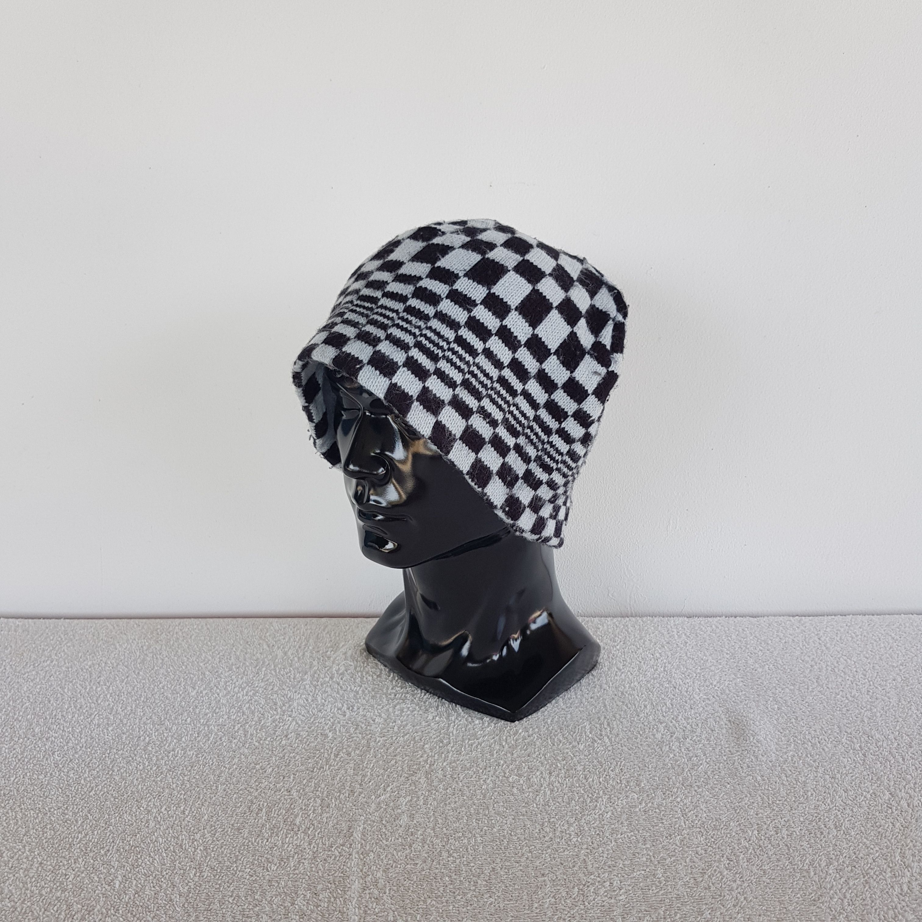 Other Vintage Checkboard Beanie Hip Hop Swag Snow Caps Ski Hats Size ONE SIZE - 1 Thumbnail