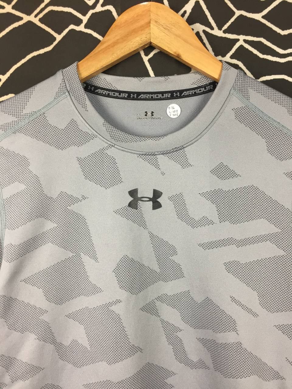 Under Armour Under Armour Pixel Camo HeatGear Long Sleeve Compression Tee Size US S / EU 44-46 / 1 - 3 Thumbnail