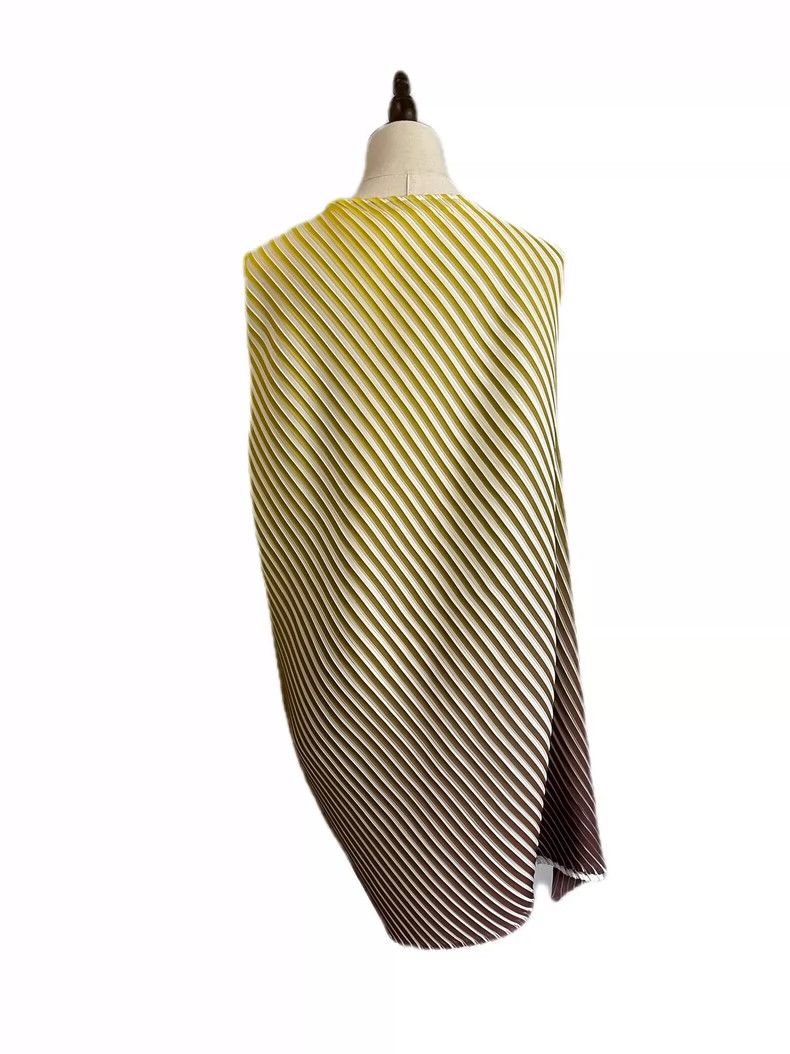 Issey Miyake Issey Miyake size:2 Yellow main line gradient color round Size S / US 4 / IT 40 - 3 Thumbnail