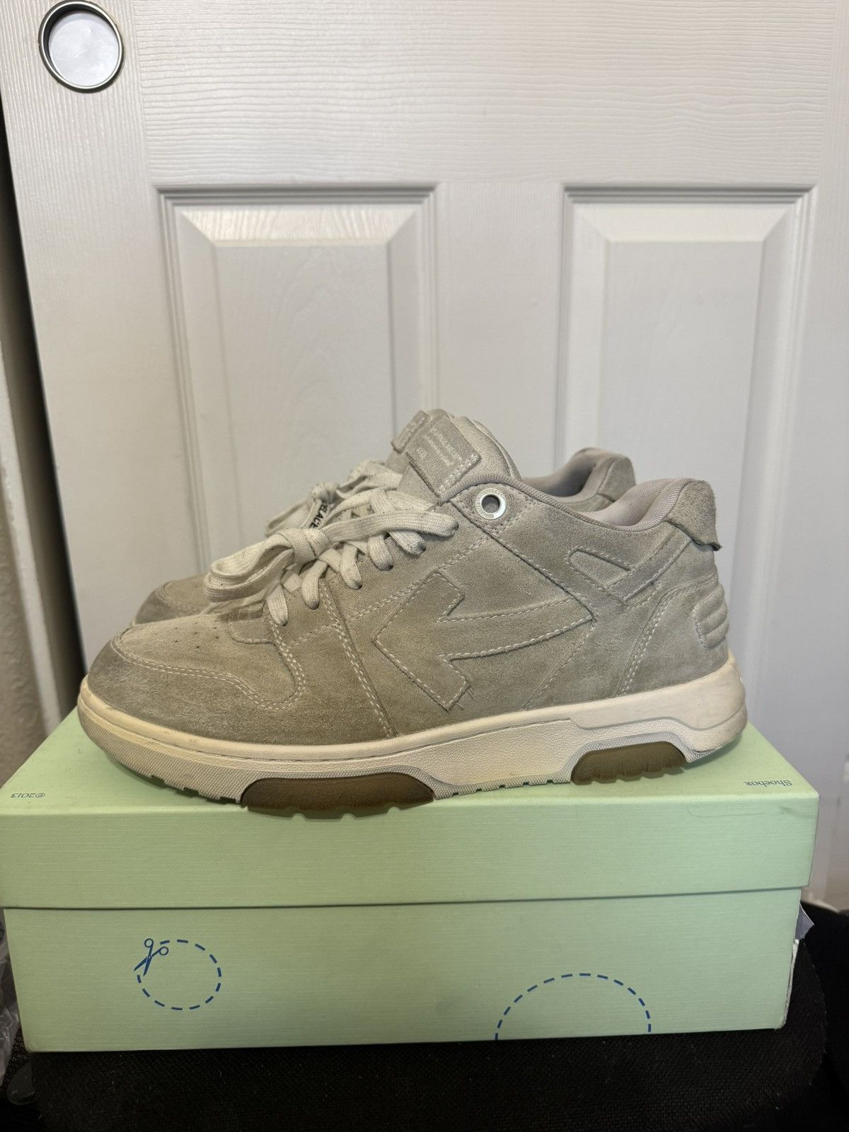 Off-White ‘Out of office’ off-white curb sneaker Size US 10 / EU 43 - 3 Thumbnail
