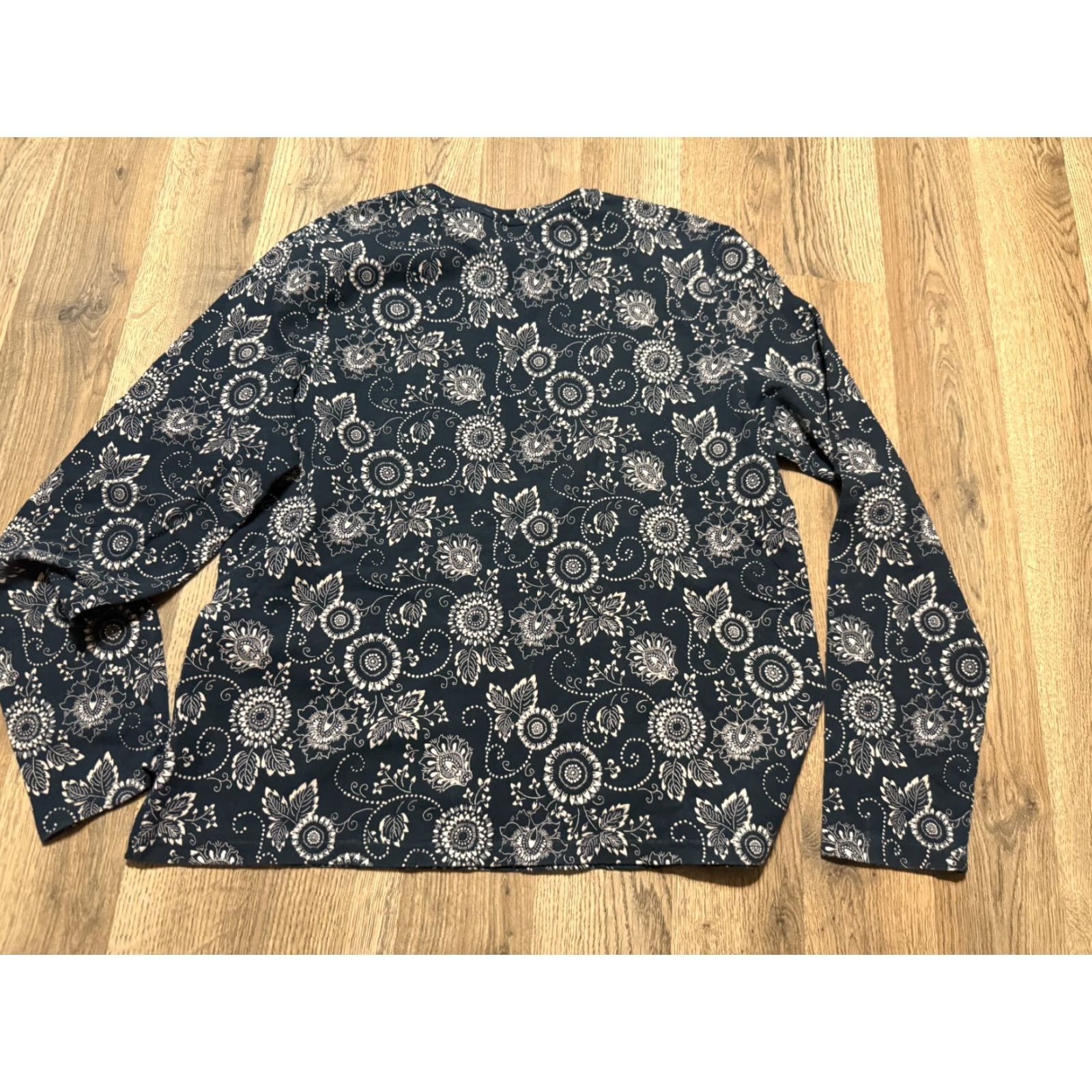 Croft & Barrow Croft & Barrow Shirt Women's XL Black Brown Floral Long Sleeve Size XL / US 12-14 / IT 48-50 - 2 Thumbnail