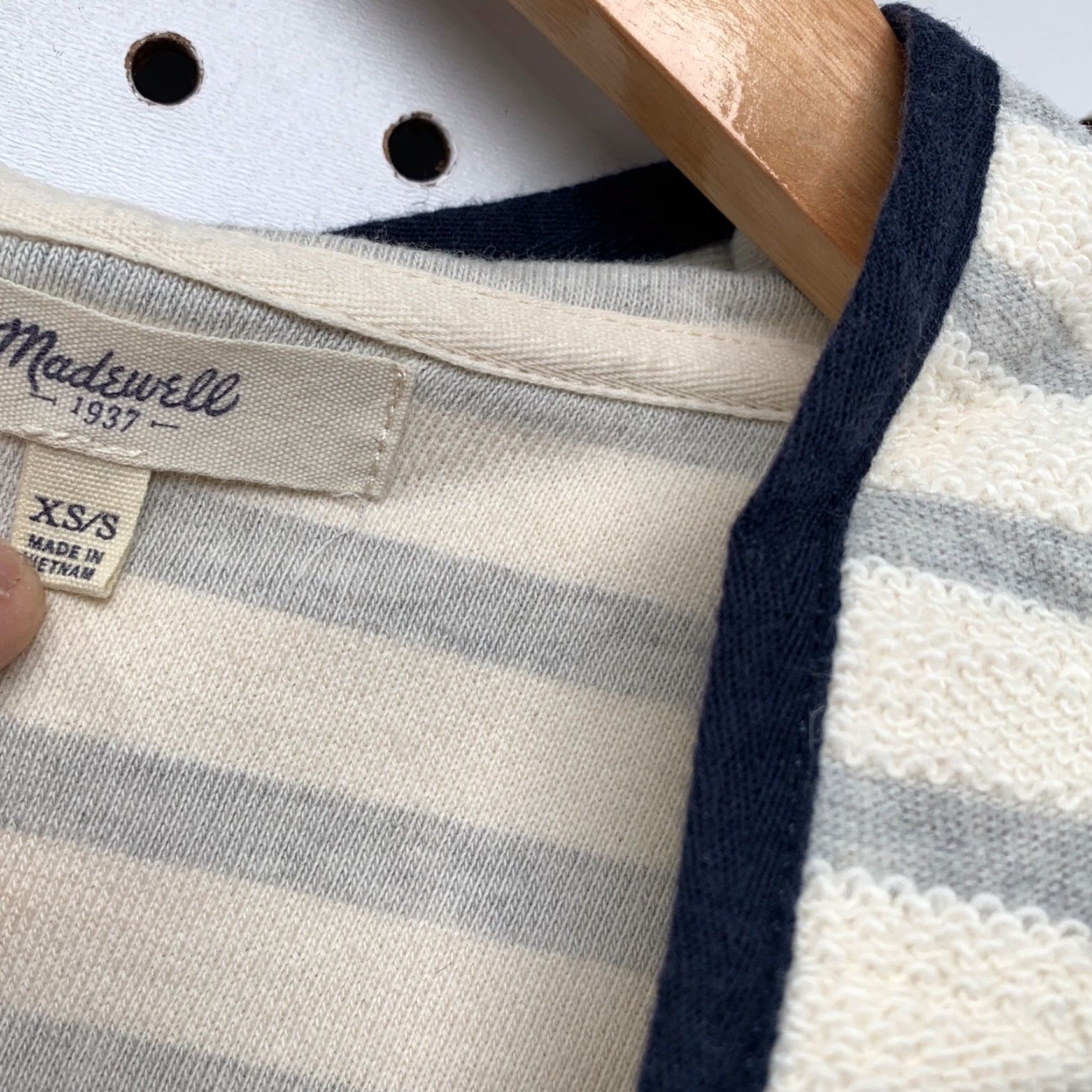 Madewell VINTAGE Madewell Knit Hooded V Neck Sweater Womens XS Oversized Tunic Pockets Hooded Shirt XS White Striped 90s Mens Womens Girls Boys Size XS / US 0-2 / IT 36-38 - 6 Thumbnail