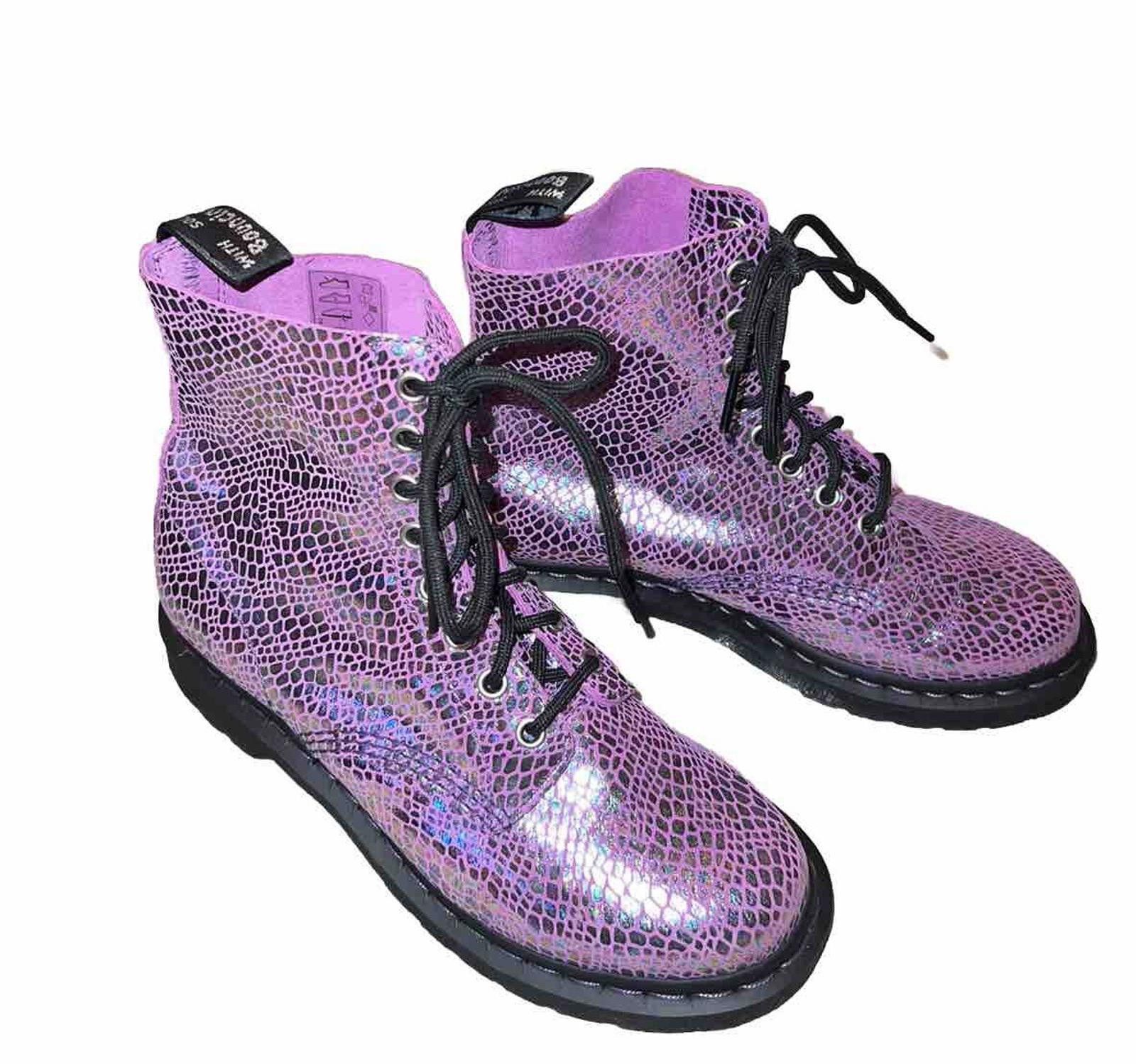 Dr. Martens Dr. Martens 1460 Pascal Animal Iridescent Pink/Purple US 8 Size US 8 / IT 38 - 2 Thumbnail