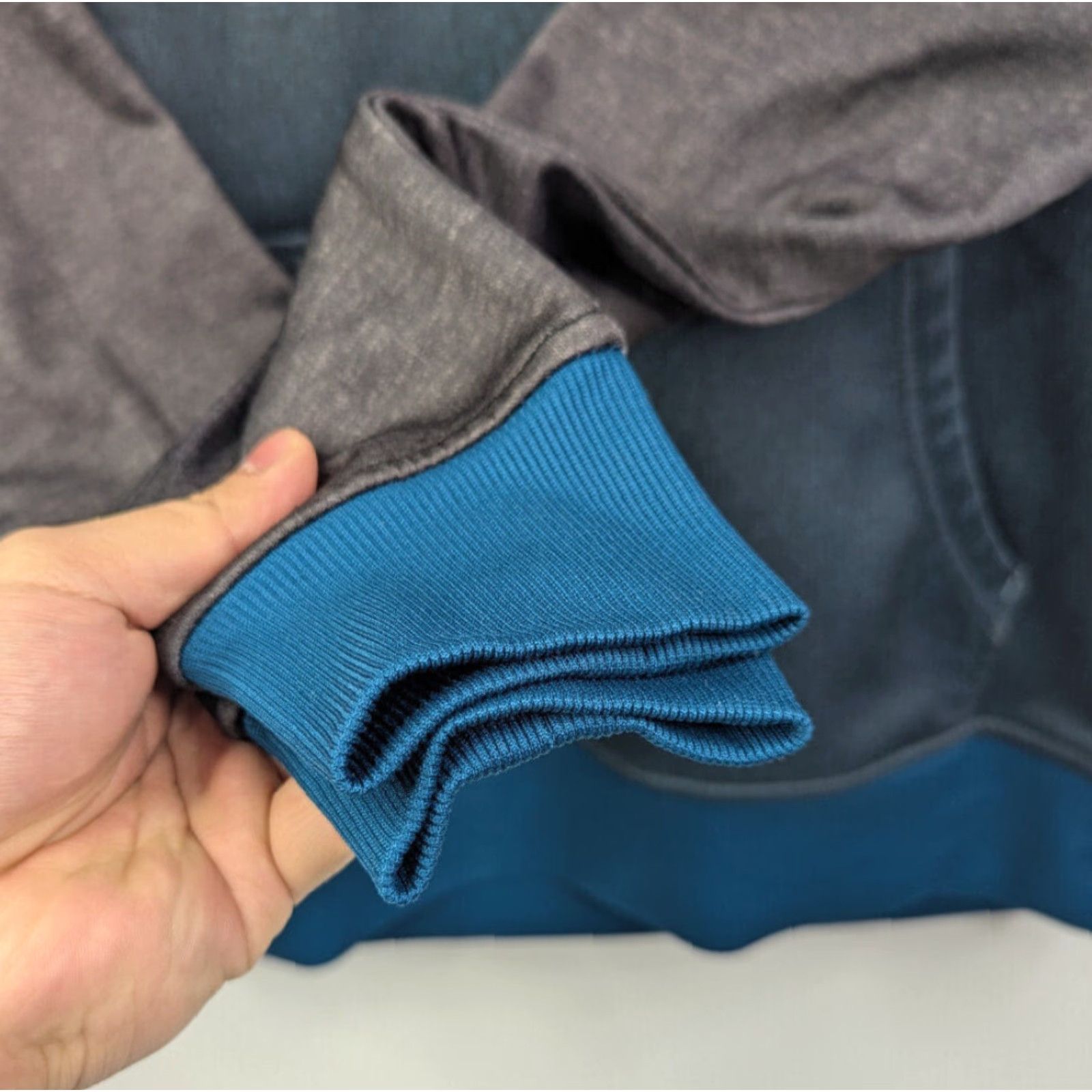 Burton Burton Hoodie Pullover Womens Large Blue Gray Fleece 100% Polyester Logo Hooded Hand Warmer Activewear Pullover Casual Street Style Size L / US 10 / IT 46 - 2 Thumbnail