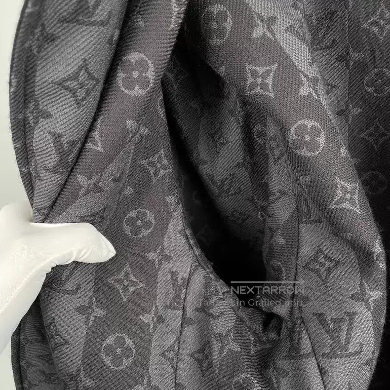 Louis Vuitton Louis Vuitton Black and grey wool-blend cotton lapel jacke Size US M / EU 48-50 / 2 - 9 Thumbnail