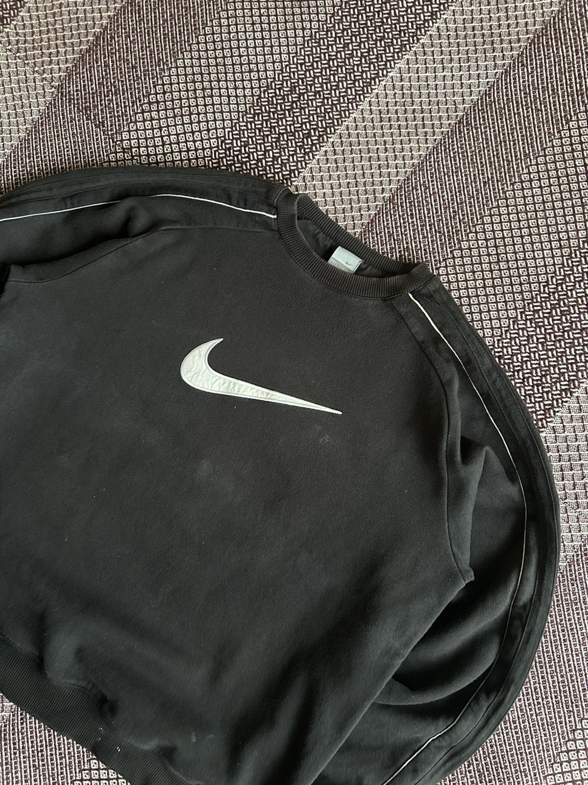 Vintage Vintage Y2K Nike Swoosh Big Logo Black Sweatshirt Boxy Fit Size US L / EU 52-54 / 3 - 5 Thumbnail