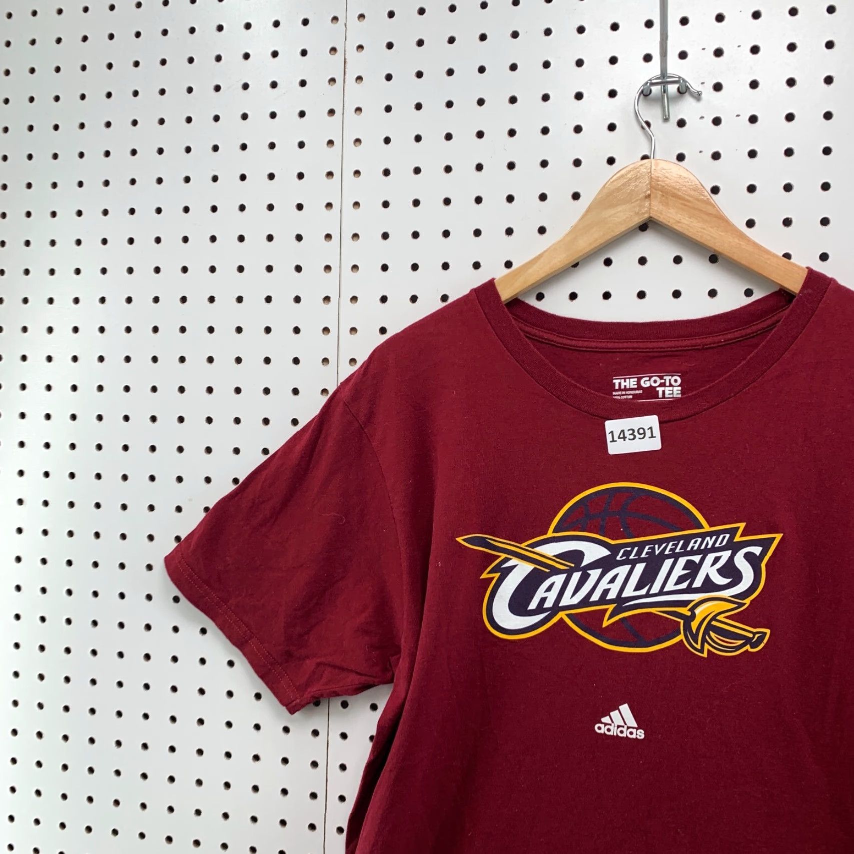 Adidas VINTAGE Cleveland Cavaliers Shirt Adidas Go To Adult Red Short Sleeve T-Shirt Size Large Size US L / EU 52-54 / 3 - 3 Thumbnail