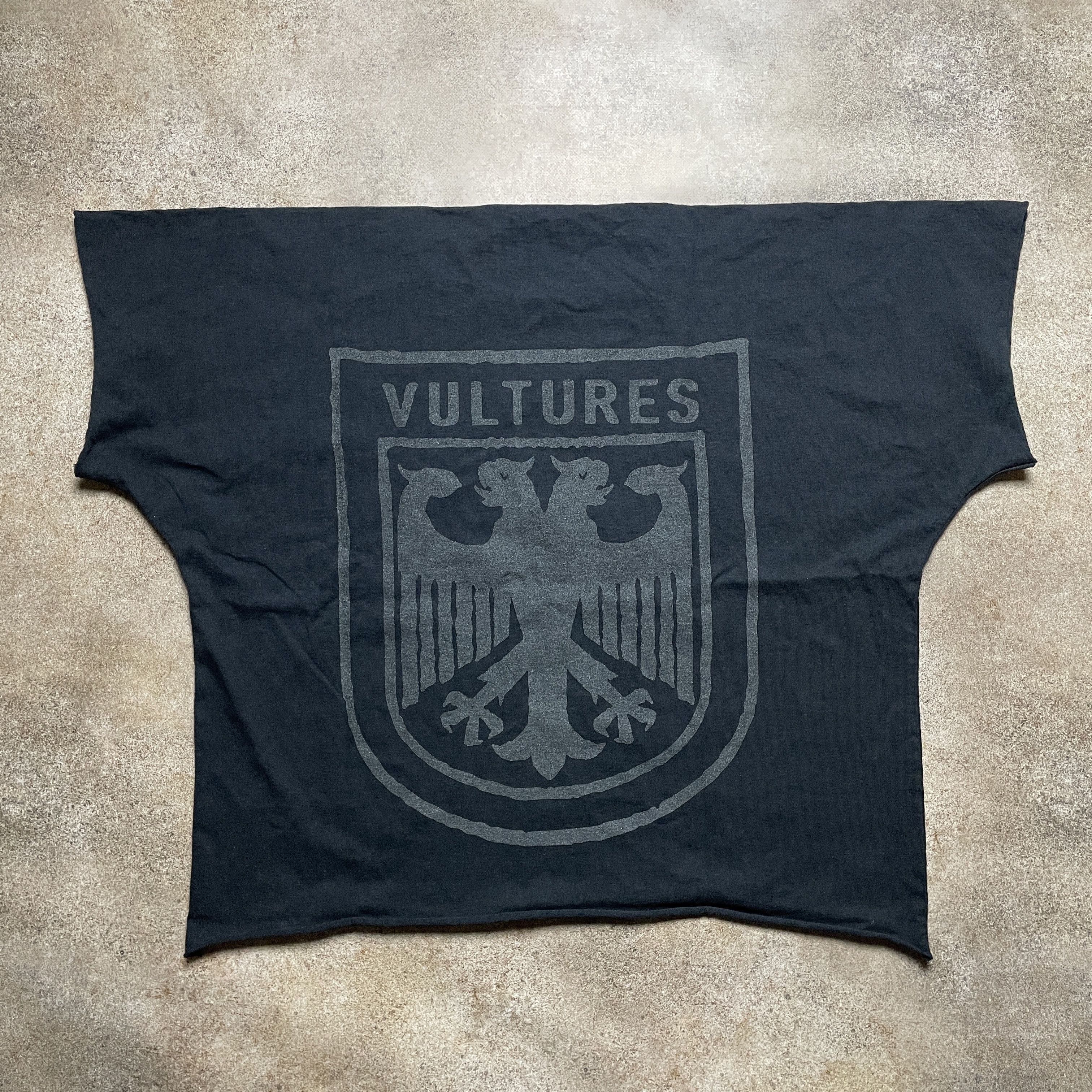 Yeezy Yeezy x Gosha Rubchinskiy Short Sleeve Vultures T-Shirt M Size US M / EU 48-50 / 2 - 1 Thumbnail