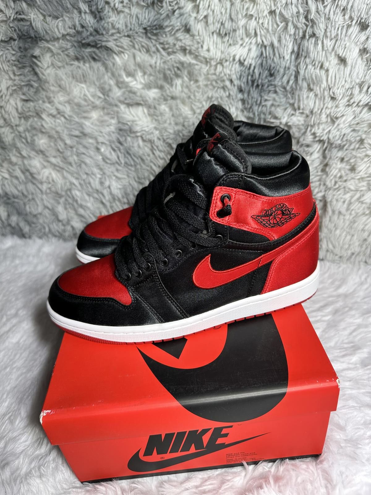 Nike Nike Air Jordan 1 Retro High OG Black and Red Sneakers Size US 10 / EU 43 - 1 Thumbnail