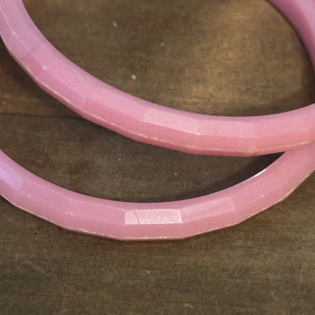 Other Pink faceted acrylic bangle bracelets Size ONE SIZE - 2 Thumbnail