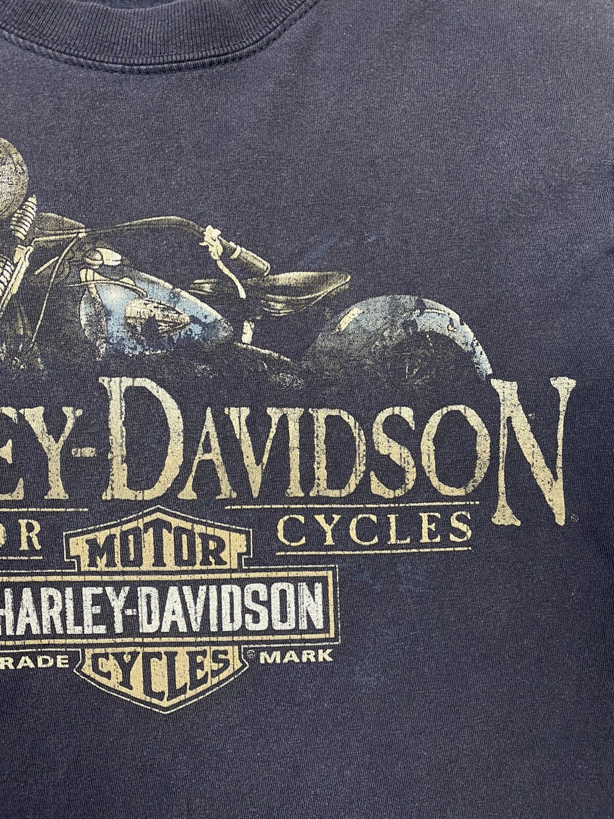 Harley Davidson Harley Davidson Guildford Surrey England Motorcycle 2013 tee Size US S / EU 44-46 / 1 - 7 Thumbnail