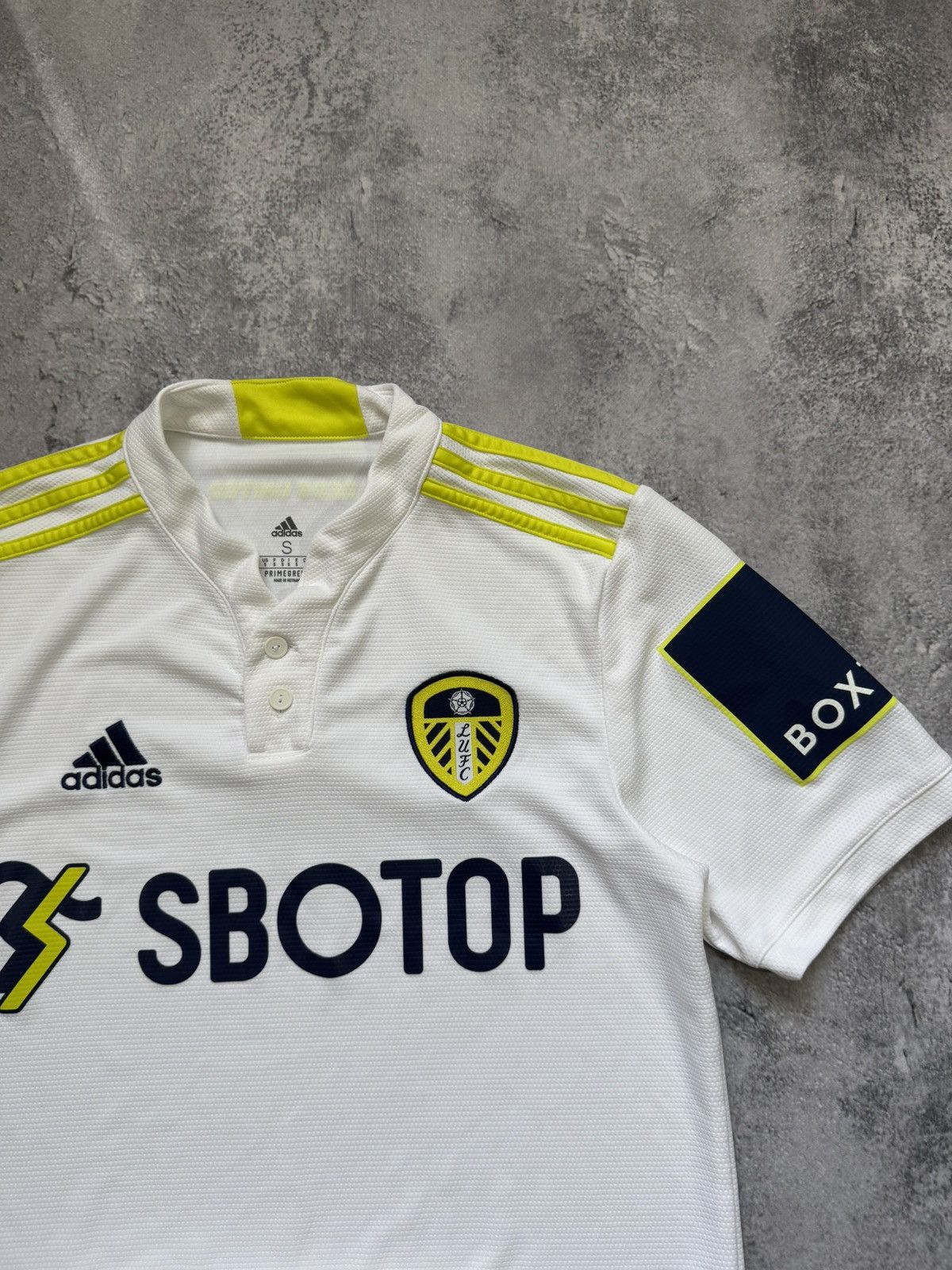 Adidas Adidas Leeds United 2021/22 Soccer Jersey Size US S / EU 44-46 / 1 - 3 Thumbnail