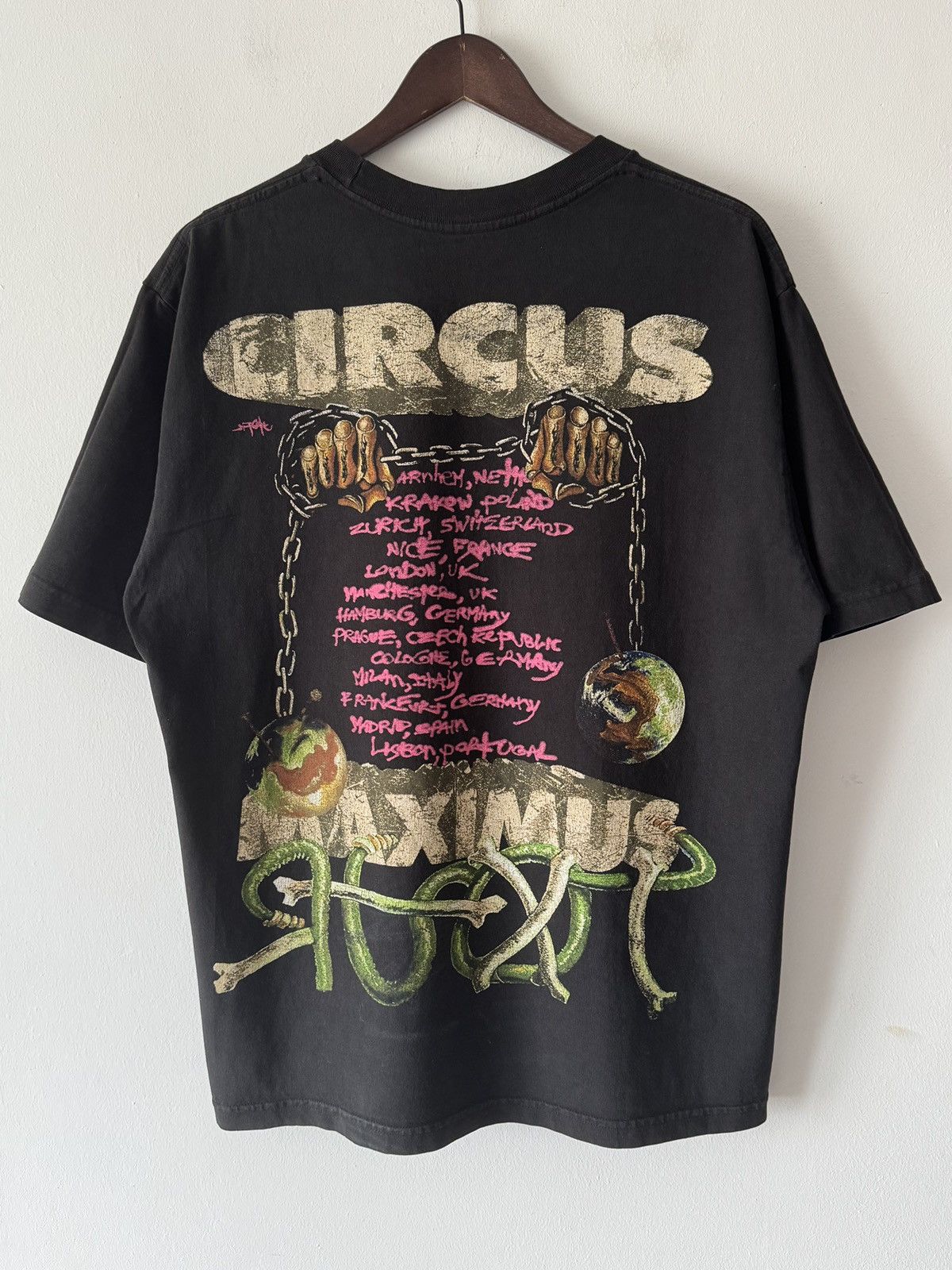Travis Scott 🔥🔥 Travis Scott Europe Exclusive Utopia Tour T-Shirt Size US L / EU 52-54 / 3 - 2 Thumbnail