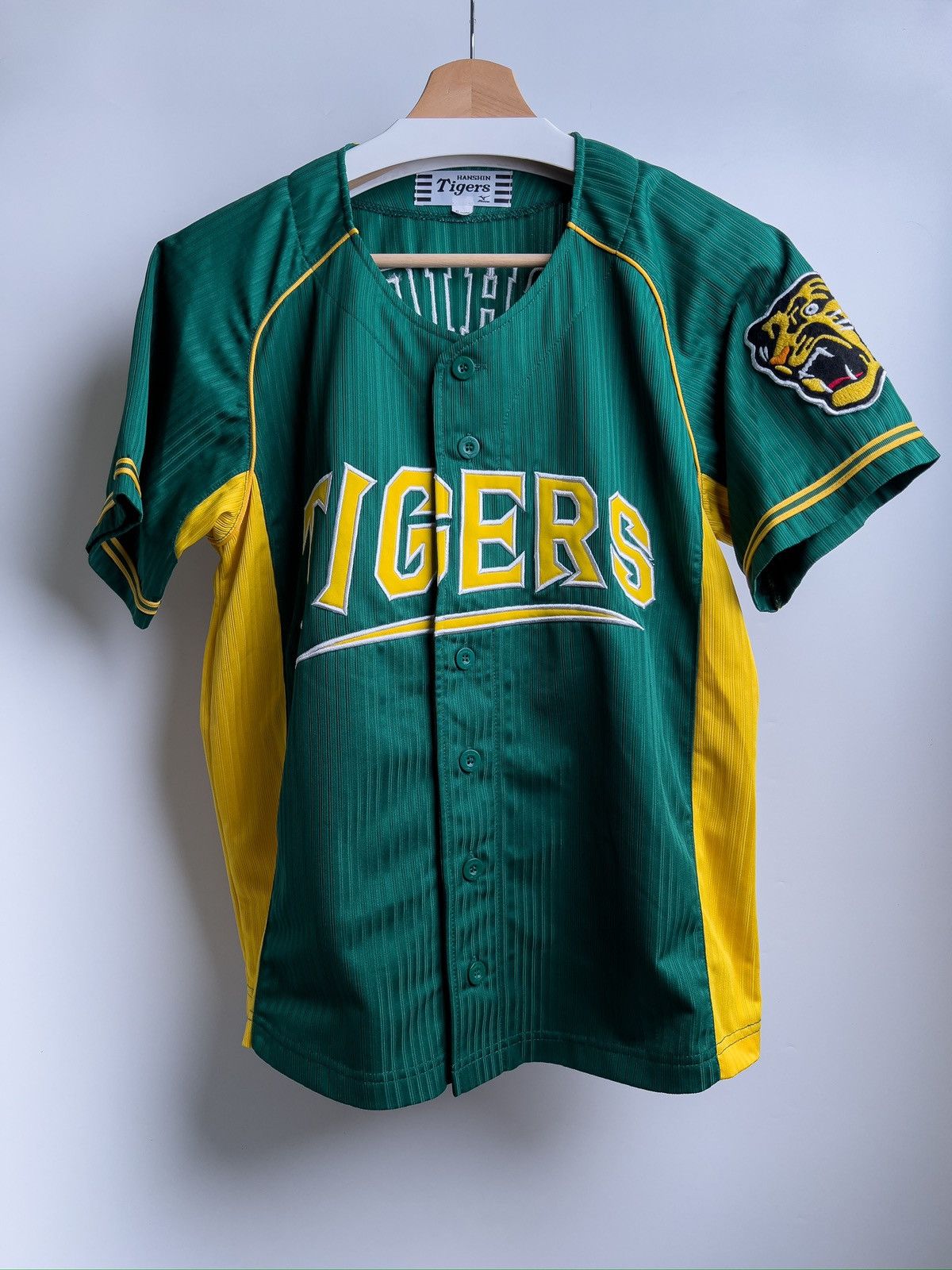 Japanese Brand Hanshin Tigers Nishioka Baseball Jersey Size US S / EU 44-46 / 1 - 1 Thumbnail