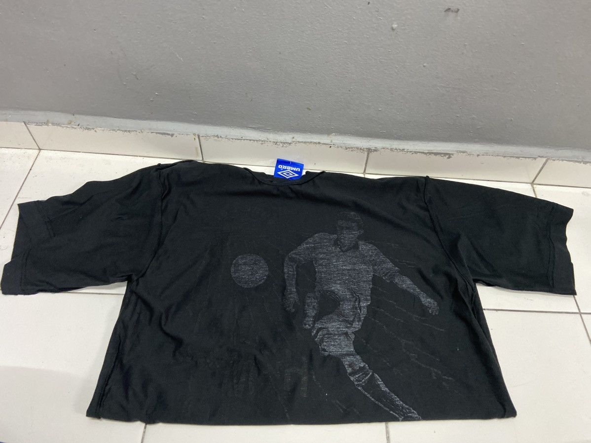 Vintage UMBRO PURE GOLD MANCHESTER UNITED SHARPE 5 TEE SHIRT Size US L / EU 52-54 / 3 - 15 Thumbnail