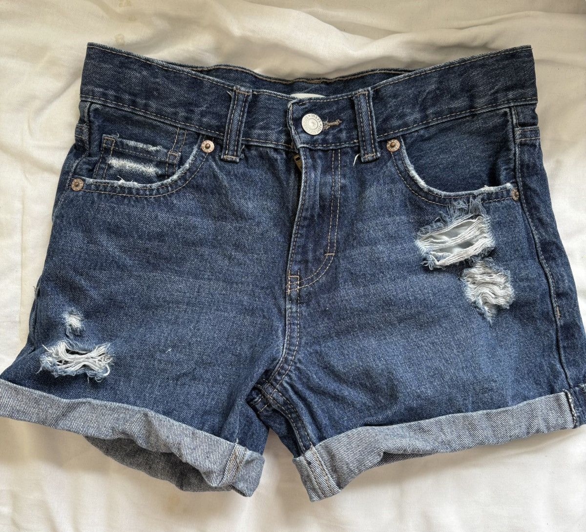 Levi's Levi’s Girlfriend Shorty Short denim shorts W25 / age 14 Size 25" / US 0 / IT 36 - 1 Thumbnail