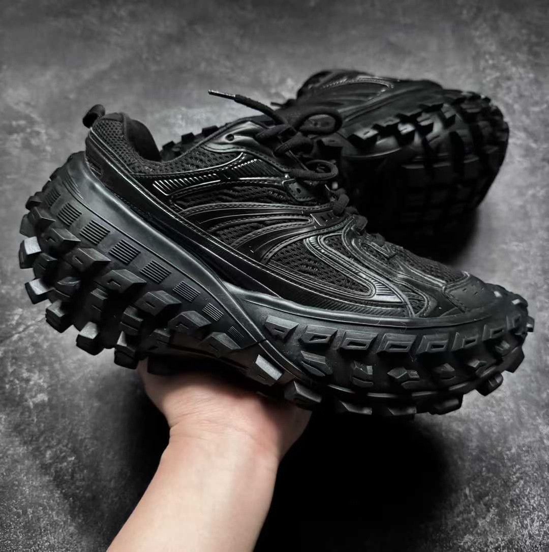 Balenciaga Balenciaga Black Lowtop Sneakers 41 Men Size US 8.5 / EU 41-42 - 1 Thumbnail