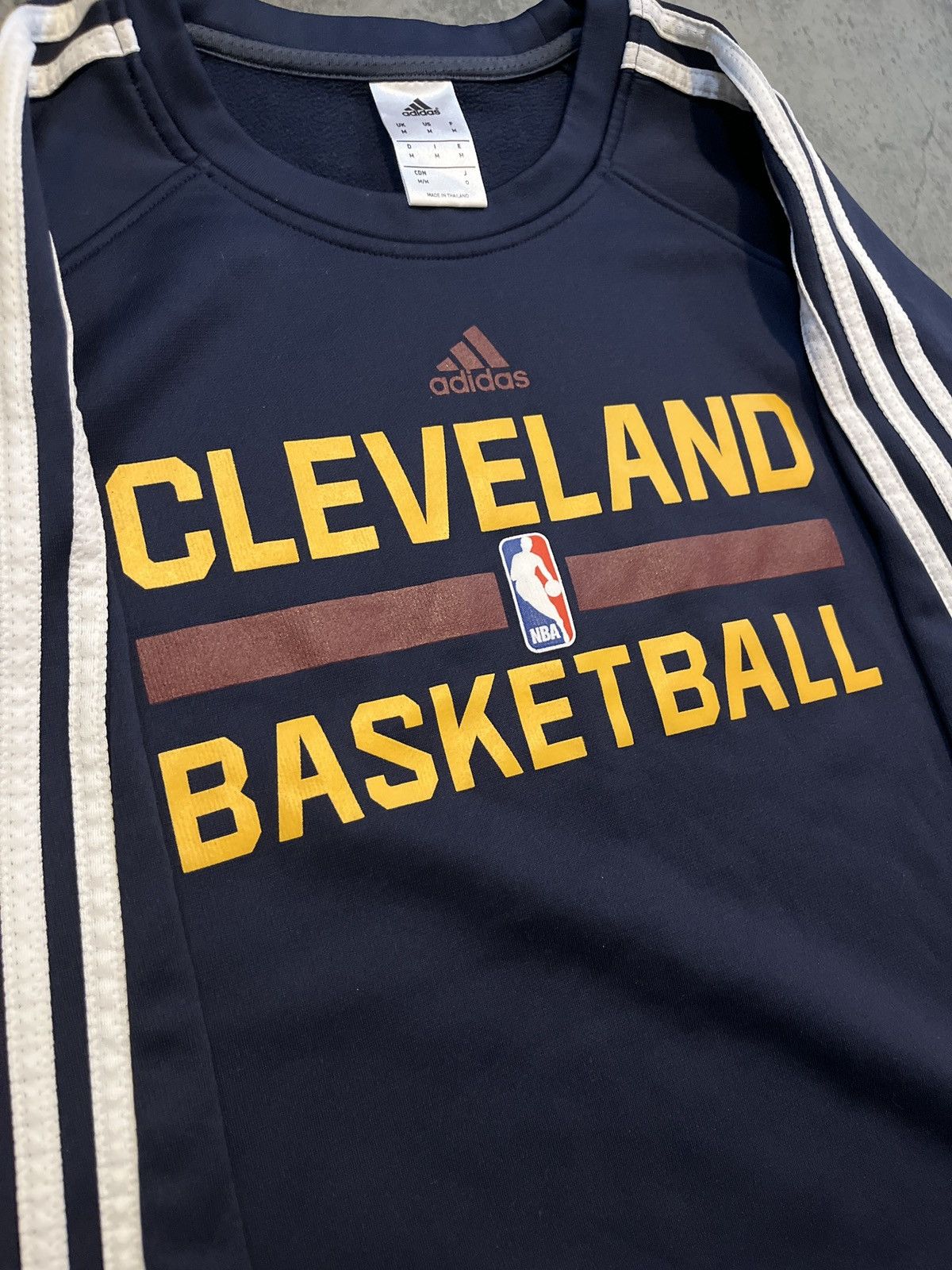 Adidas Adidas Cleveland Cavaliers Men’s Pullover Sweatshirt Size US M / EU 48-50 / 2 - 2 Thumbnail