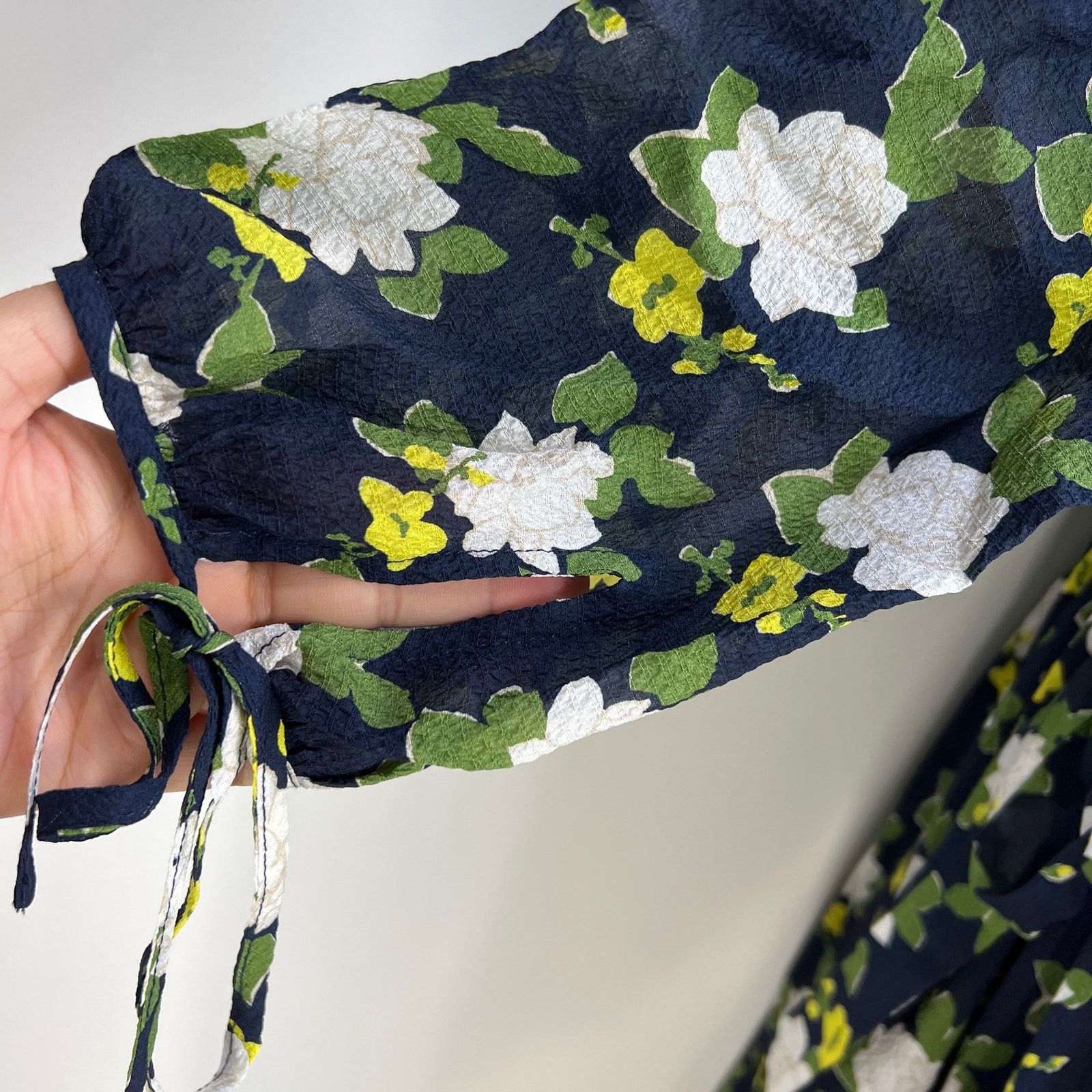 Anthropologie Anthropologie Whit Sadie Maxi Silk Floral Dress Navy Blue Size XS / US 0-2 / IT 36-38 - 12 Thumbnail