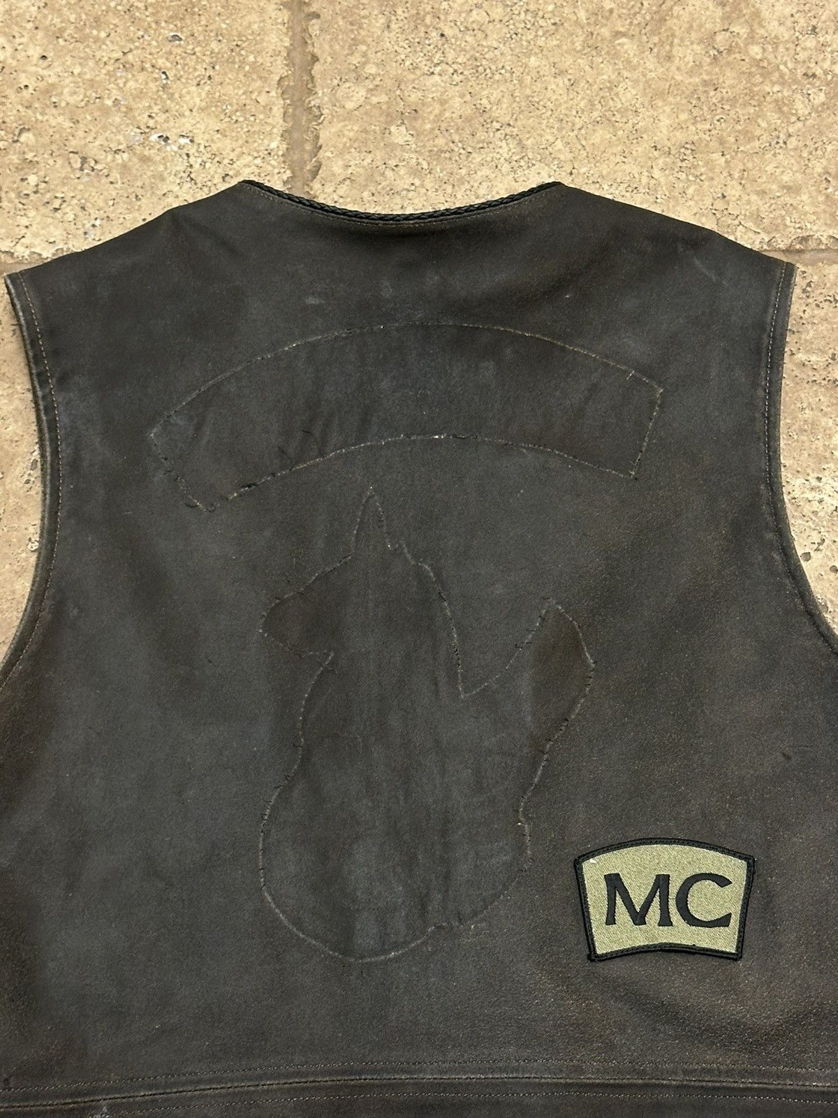 Harley Davidson Harley Davidson Distressed Brown Leather Vest XL Vintage 90s Size US L / EU 52-54 / 3 - 8 Thumbnail