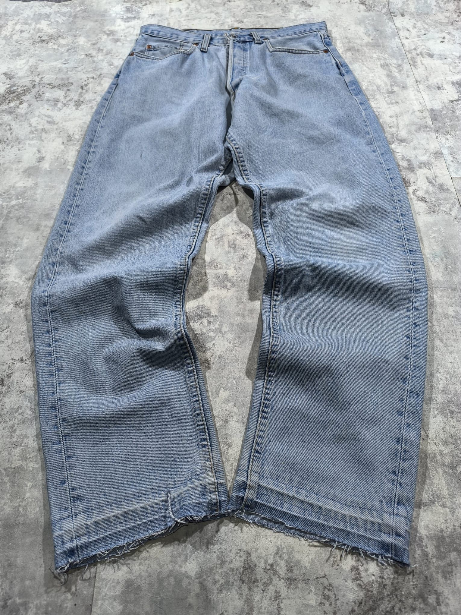 Levi's Vintage Clothing vintage 90s baby blue relaxedfit levis made in uk Size US 33 - 3 Thumbnail