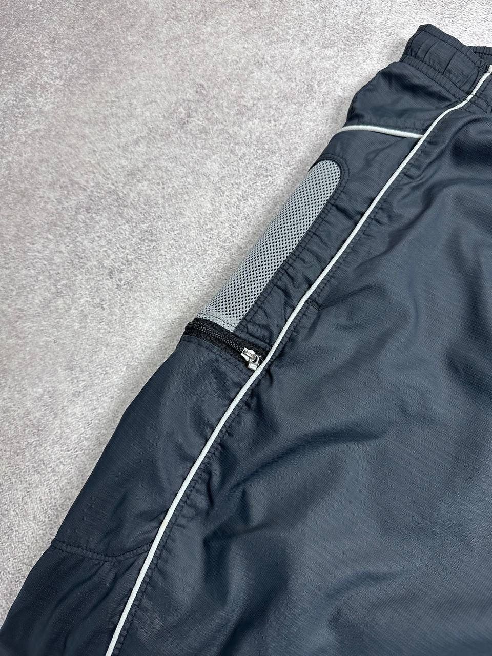 Nike Vintage Nike Swoosh Tn Skepta Style Nylon Shorts Y2K L Size US 34 / EU 50 - 5 Thumbnail
