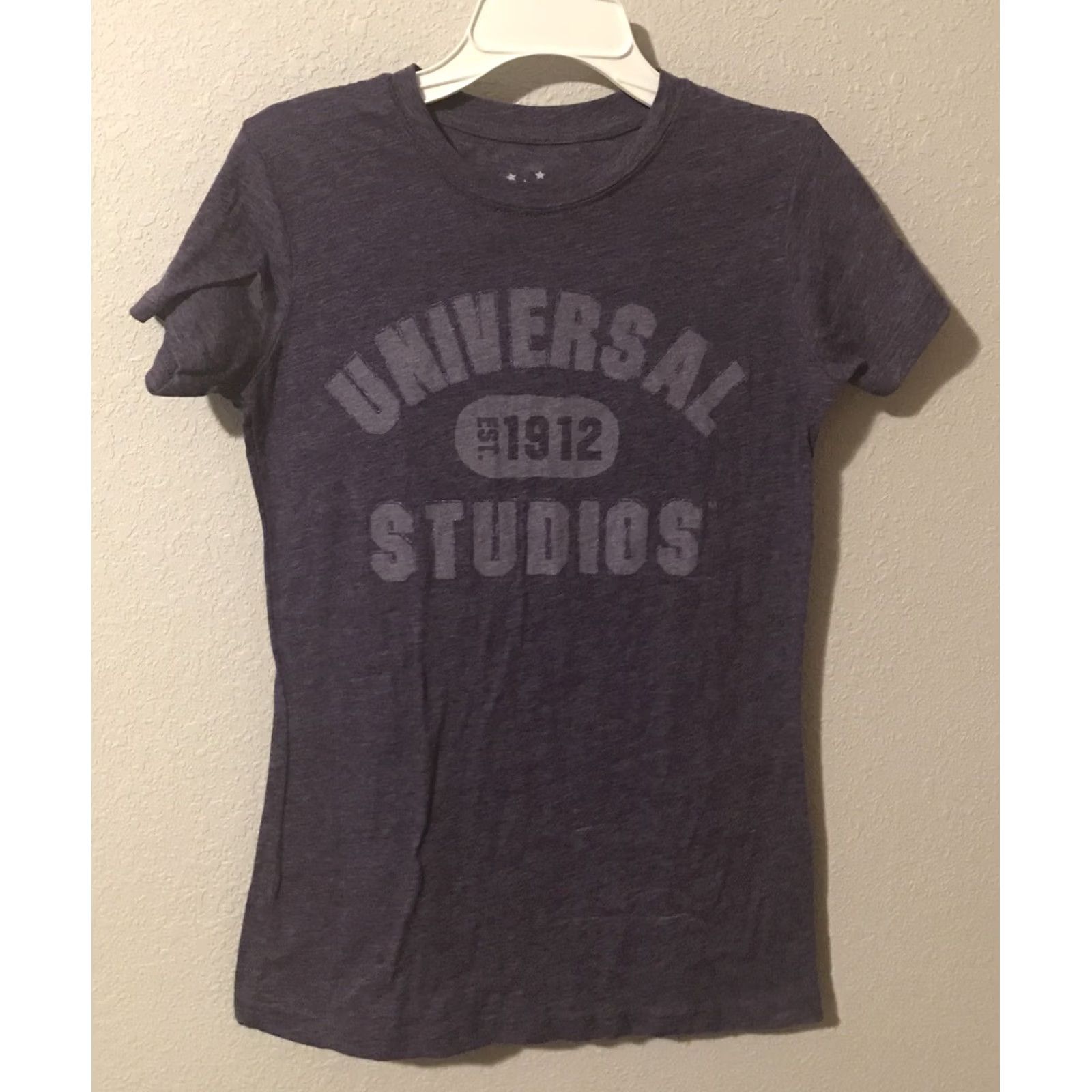 Vintage VINTAGE Universal Studios Purple Women T Shirt Logo Slim Size S Crew Neck Short Sleeve Graphic Print Casual Netflix? Size S / US 4 / IT 40 - 2 Thumbnail