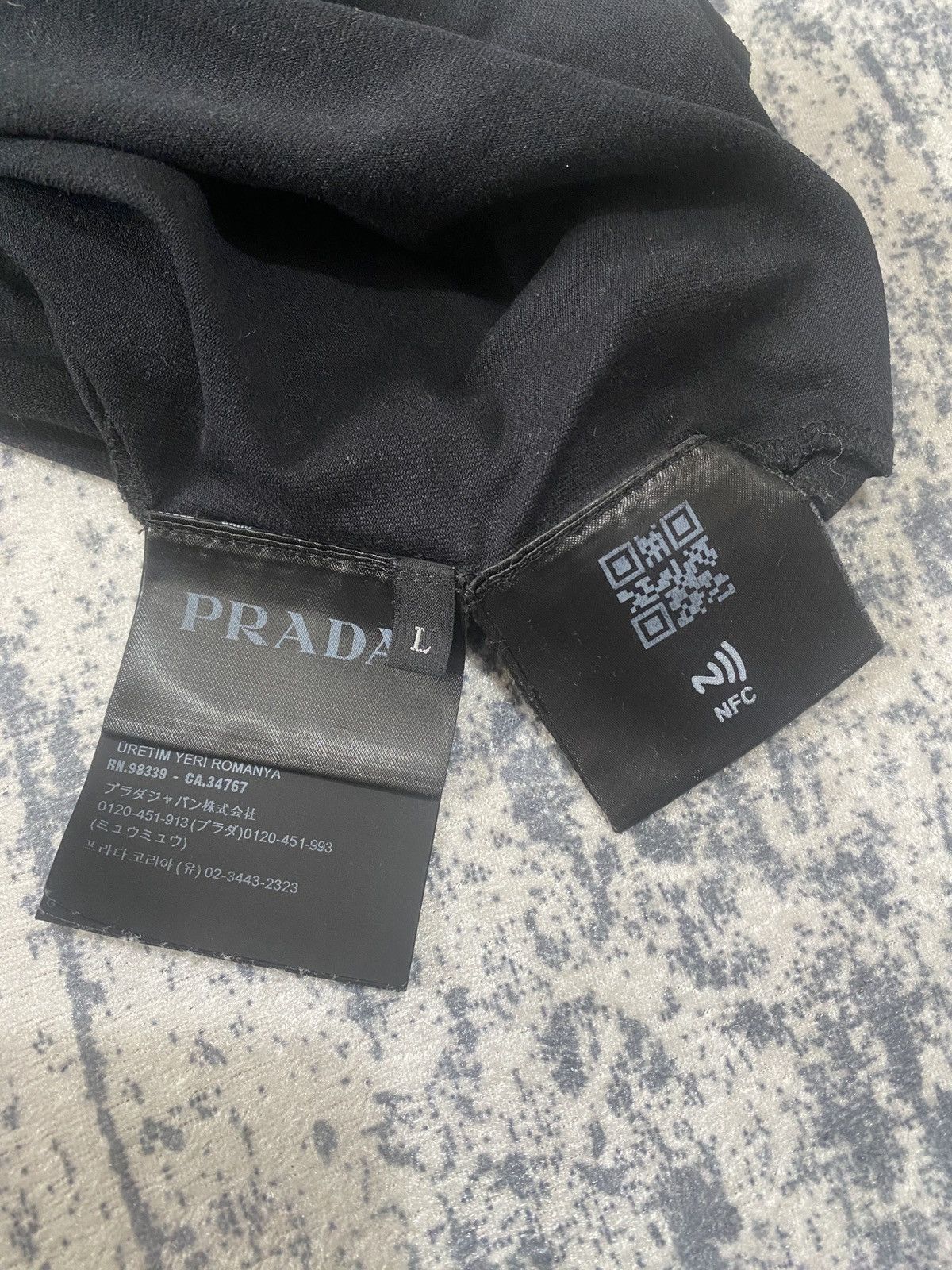 Other Luxury prada with logo on chest tee 2023 Size US M / EU 48-50 / 2 - 3 Thumbnail