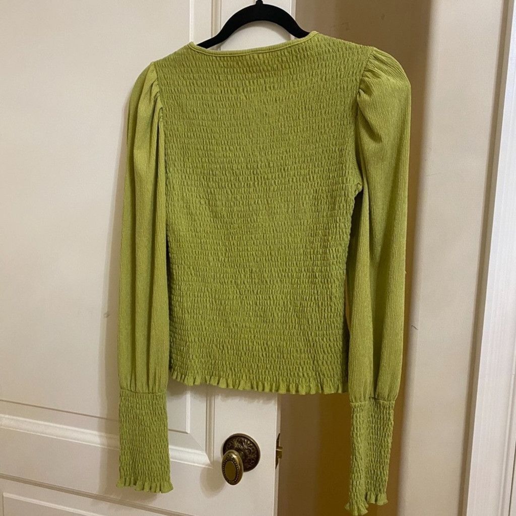 Anthropologie Anthropologie Smocked Puff-Sleeved Top Size S / US 4 / IT 40 - 2 Thumbnail