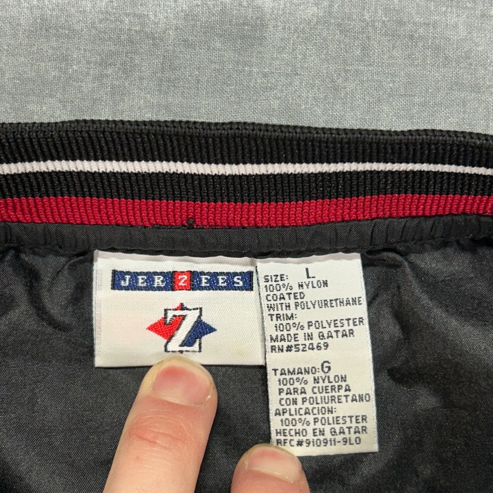 Jerzees VTG Jerzees sportswear windbreaker pullover V-neck mens L Size US L / EU 52-54 / 3 - 5 Thumbnail
