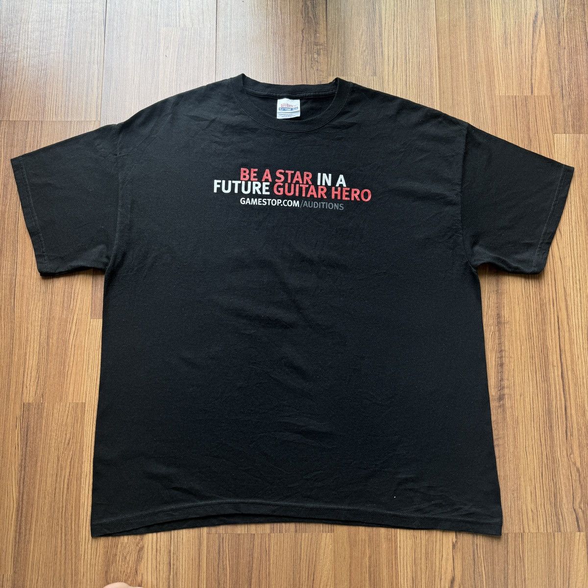 Microsoft Vintage Guitar Hero World Tour video game stop tee rock band Size US XL / EU 56 / 4 - 4 Thumbnail