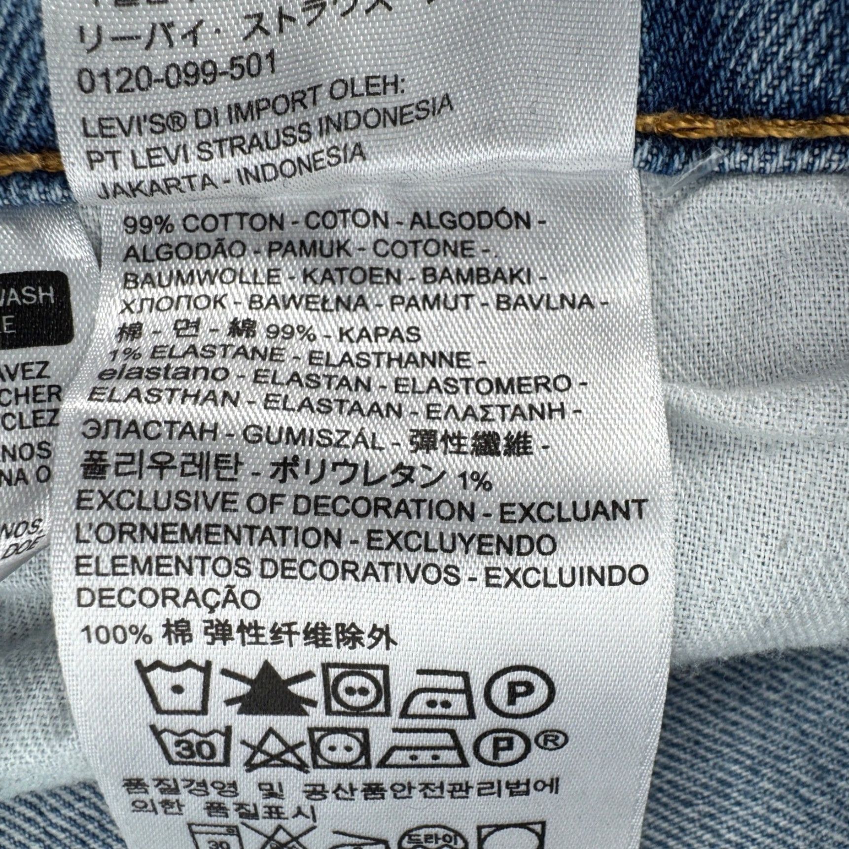 Levi's Levi's 501 Mens Jeans Blue Light Wash Distressed Button Fly Cotton Denim 34x32 5-Pocket Casual Streetwear 90s Grunge Mens Size US 34 / EU 50 - 4 Thumbnail