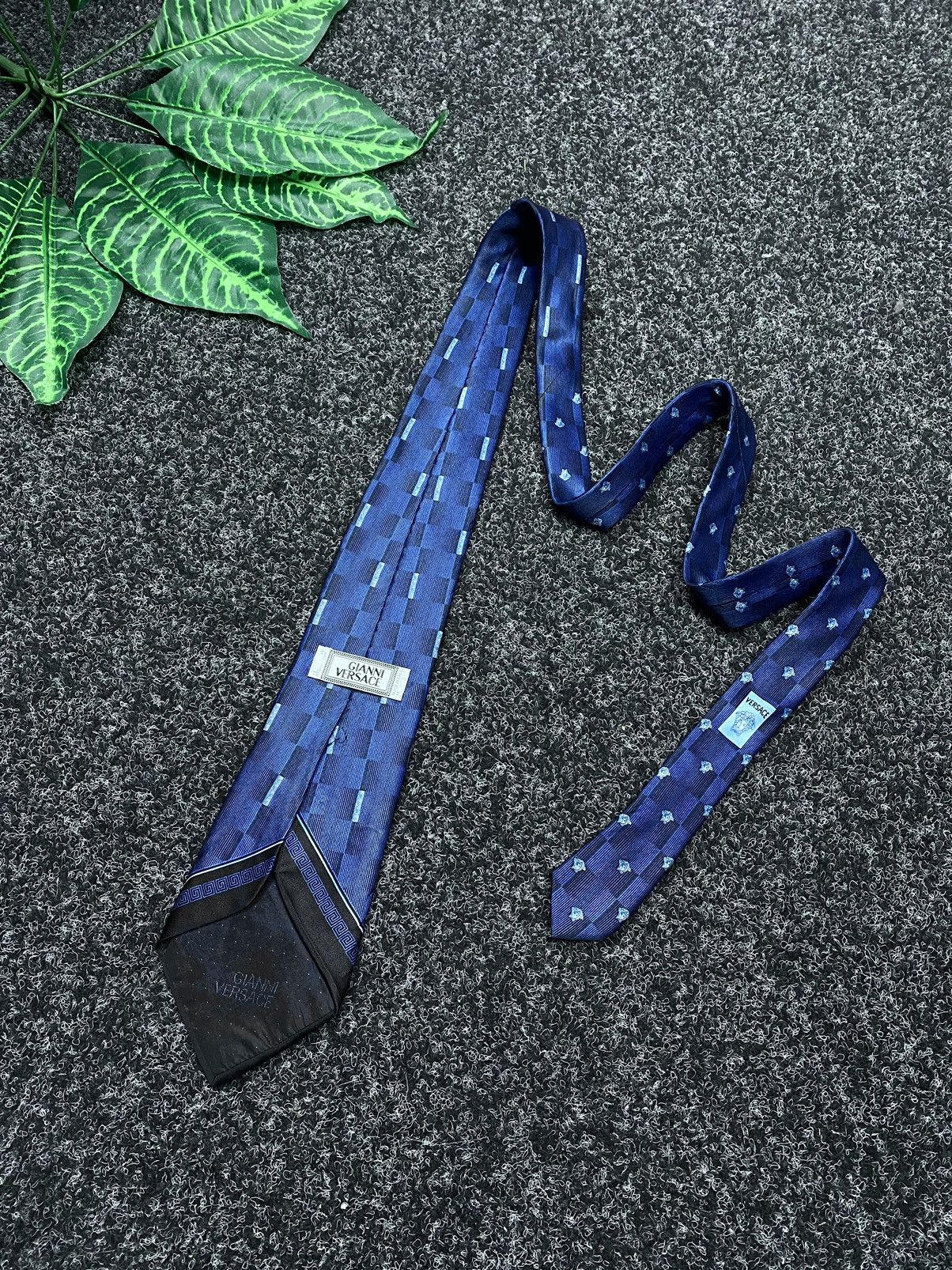 Versace Vintage tie GIANNI VERSACE Size ONE SIZE - 2 Thumbnail
