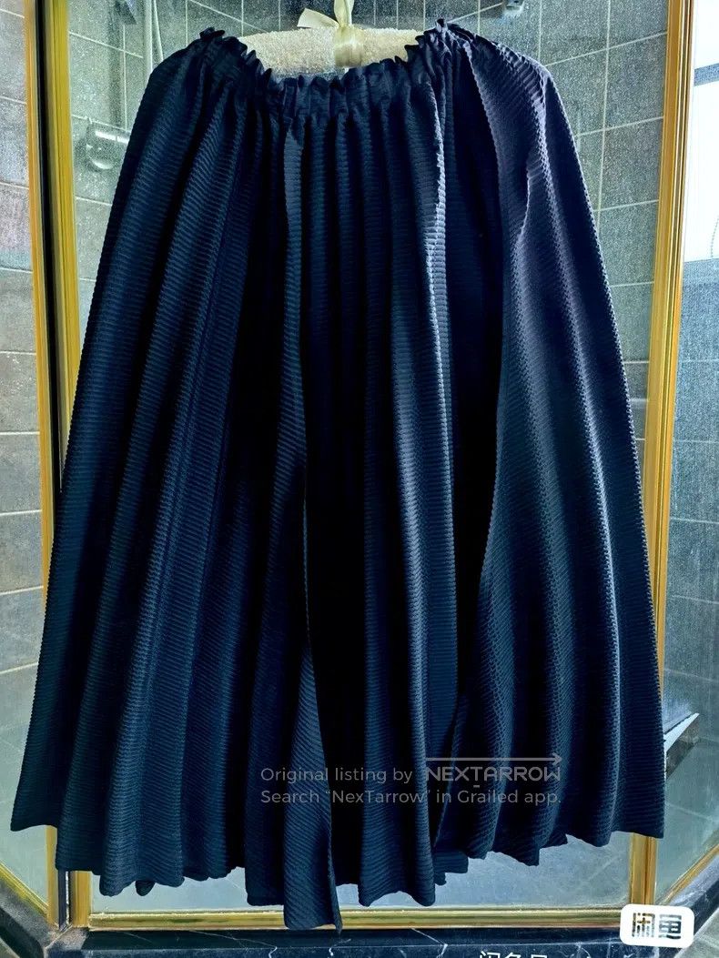 Issey Miyake Issey Miyake Black Midi Skirt Size 25" / US 0 / IT 36 - 2 Thumbnail