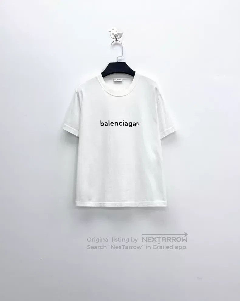 Balenciaga Balenciaga White short-sleeve with lettering logo Size US M / EU 48-50 / 2 - 1 Thumbnail