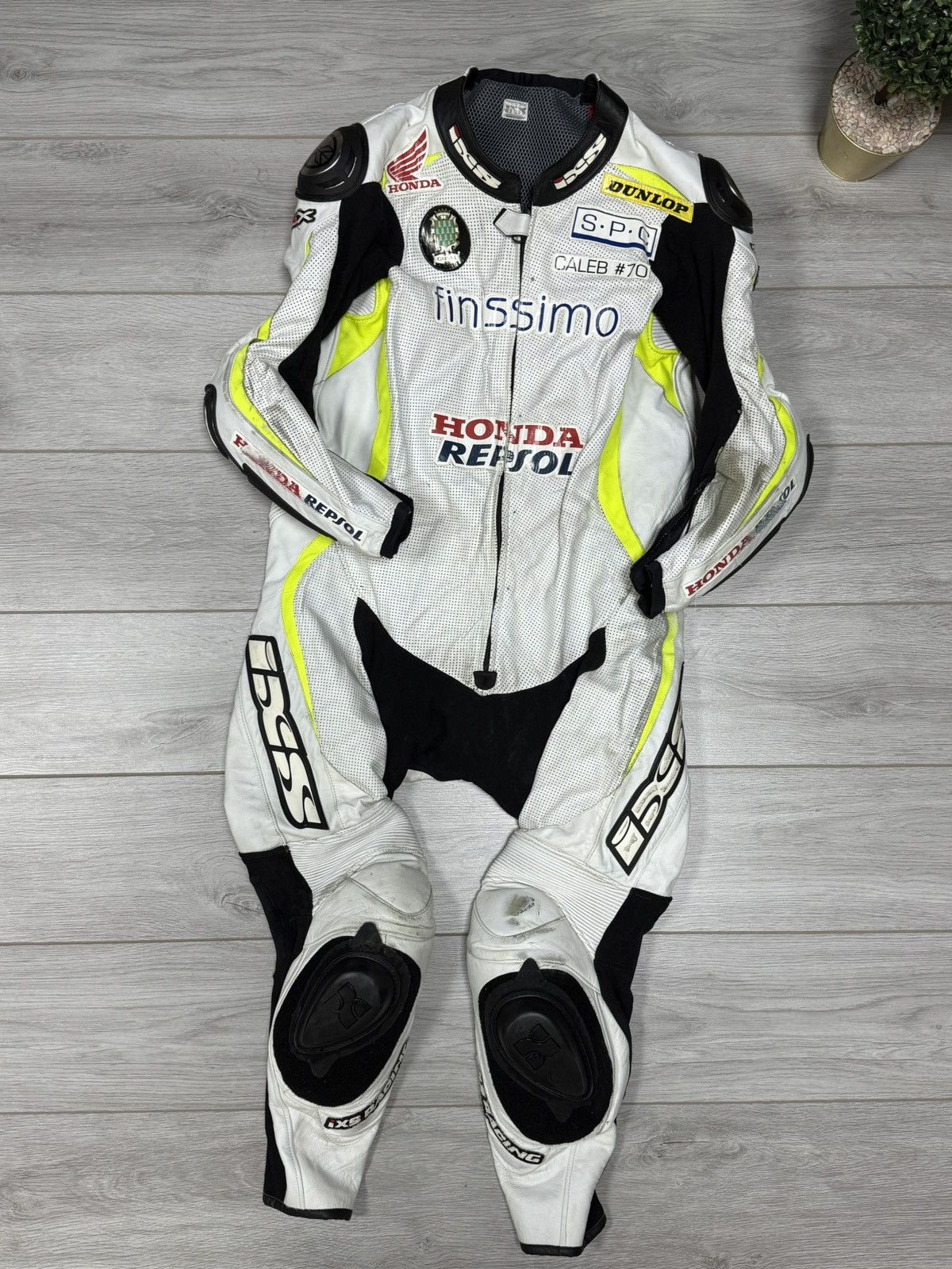 Honda IXS Custom racing leather suit – Honda Repsol livery Size US M / EU 48-50 / 2 - 1 Thumbnail