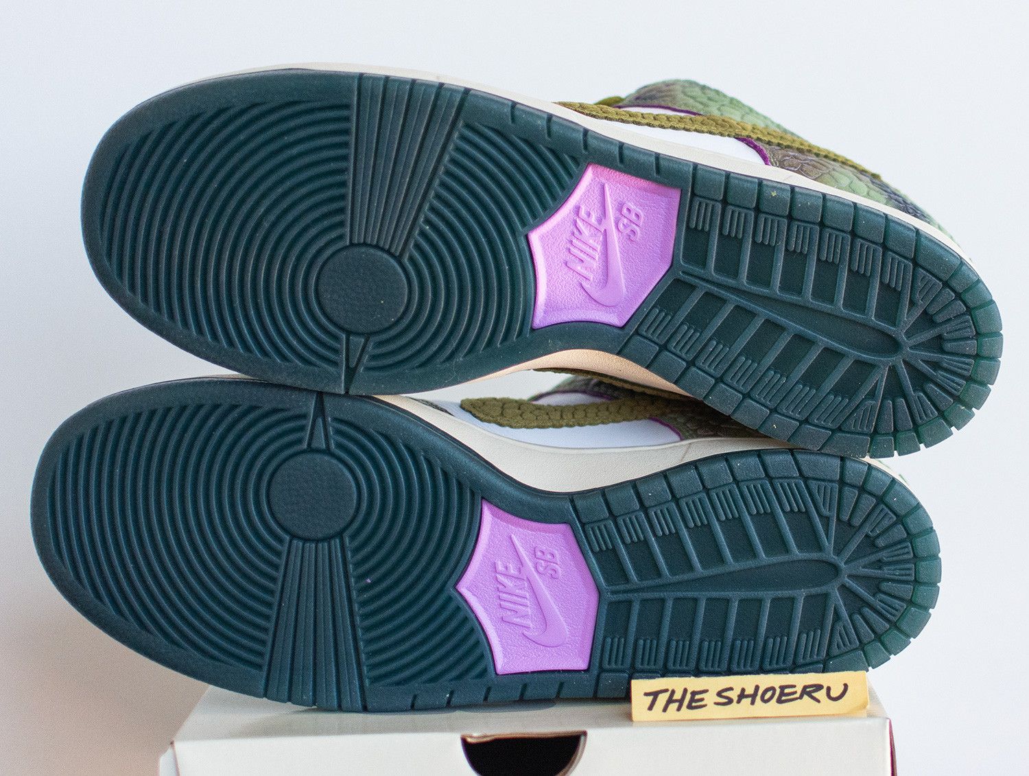 Nike SB SB Dunk Low Alexis Sablone Chameleon Size US 11 / EU 44 - 5 Thumbnail
