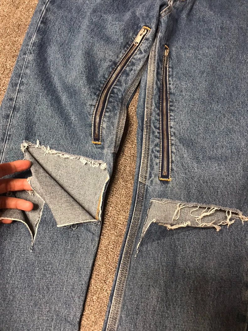 Givenchy Givenchy New denim pants size 34, knee cut-out distressed Size US 34 / EU 50 - 3 Thumbnail